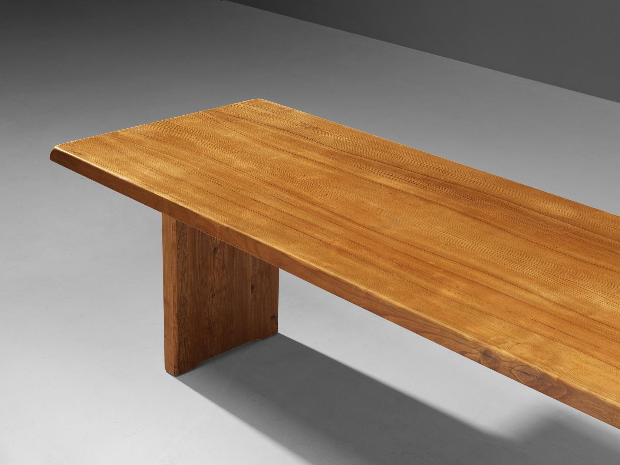 Pierre Chapo Dining Table Model 'T14D' in Solid Elm 224cm/7.4 ft  In Good Condition In Waalwijk, NL