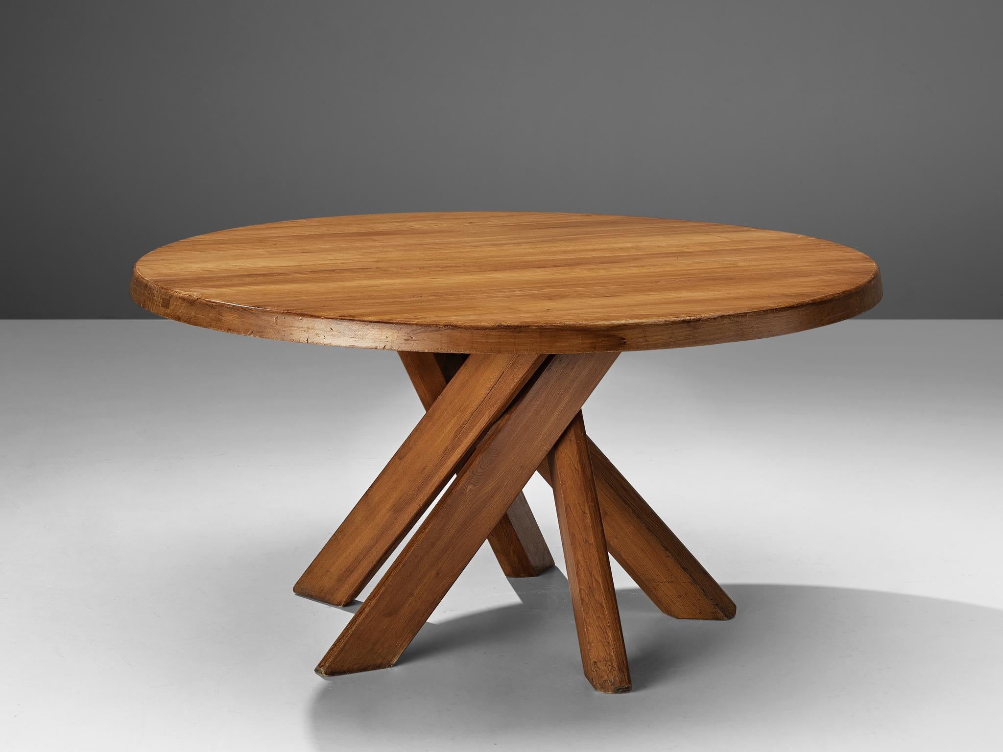 Pierre Chapo, dining table model 'T21D', elm, France, 1960s

This round dining table is designed by Pierre Chapo. The shape of the base creates a very dynamic look. The perfectly made solid wood joints, also shown on the side of the top with