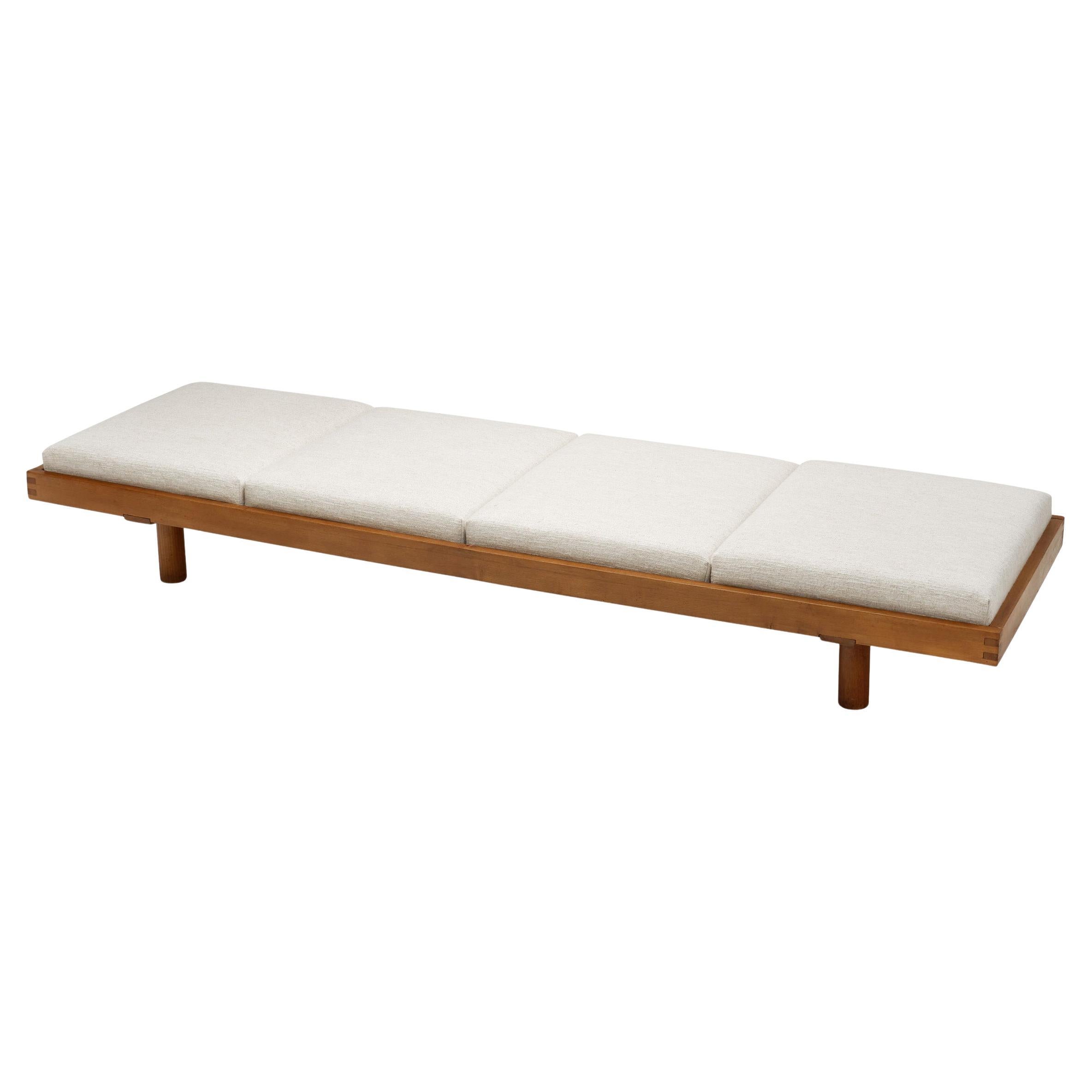 Pierre Chapo Elm “L09H” Daybed with Four Cushions, France 1960s For Sale