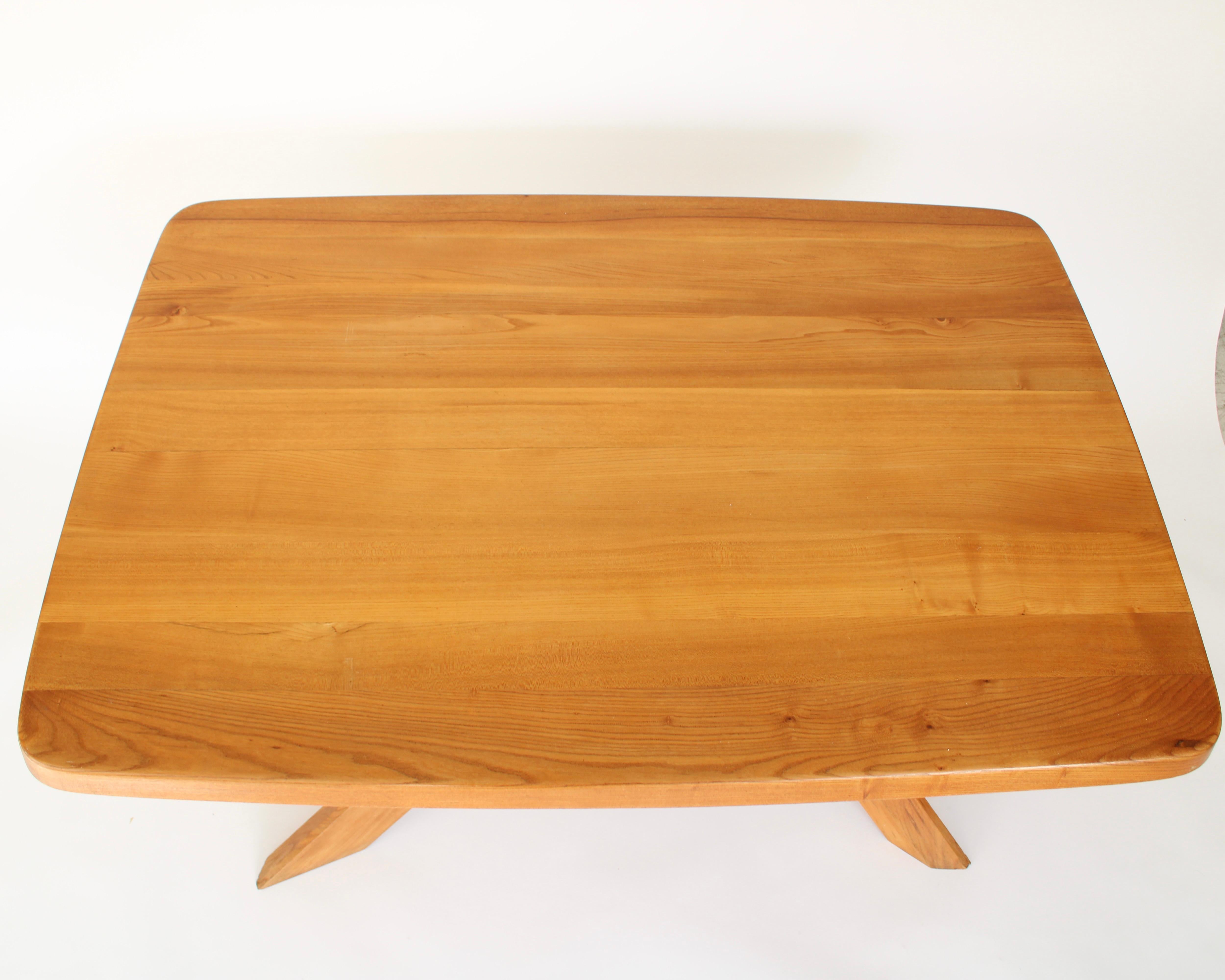 Table de salle à manger française Pierre Chapo Modèle T35B Orme, France, circa 1972 en vente 6