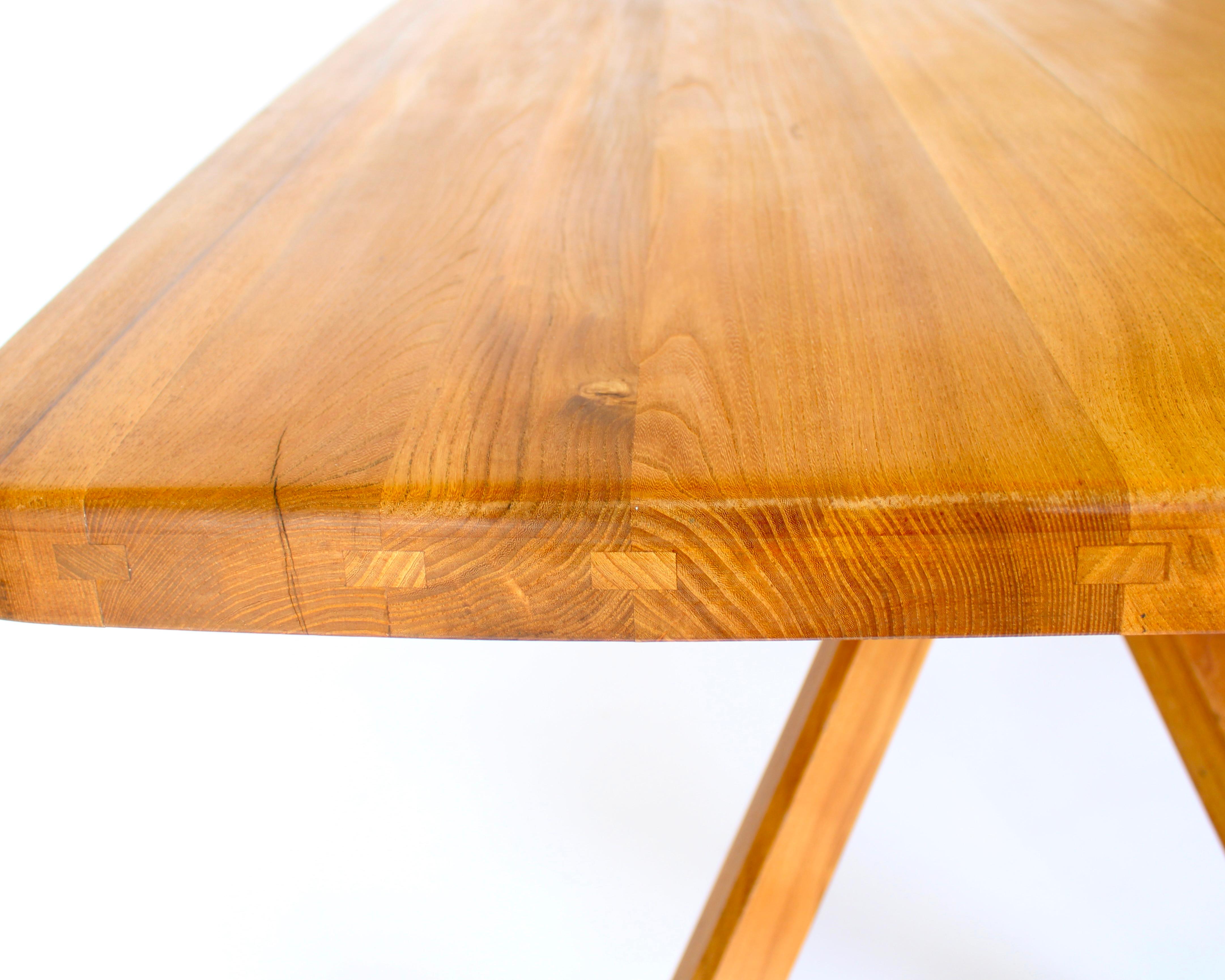 Table de salle à manger française Pierre Chapo Modèle T35B Orme, France, circa 1972 en vente 14