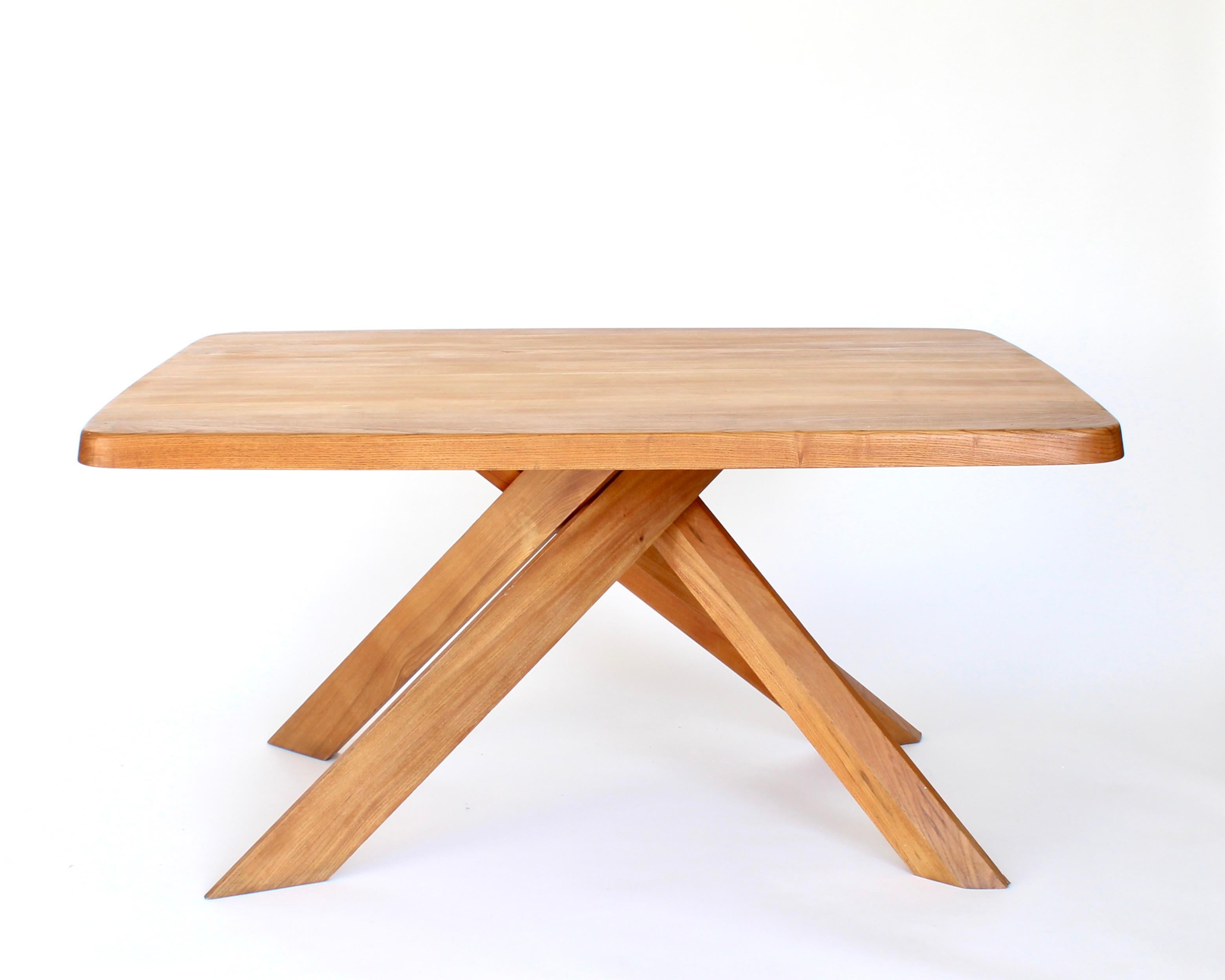 Table de salle à manger française Pierre Chapo Modèle T35B Orme, France, circa 1972 Bon état - En vente à Chicago, IL