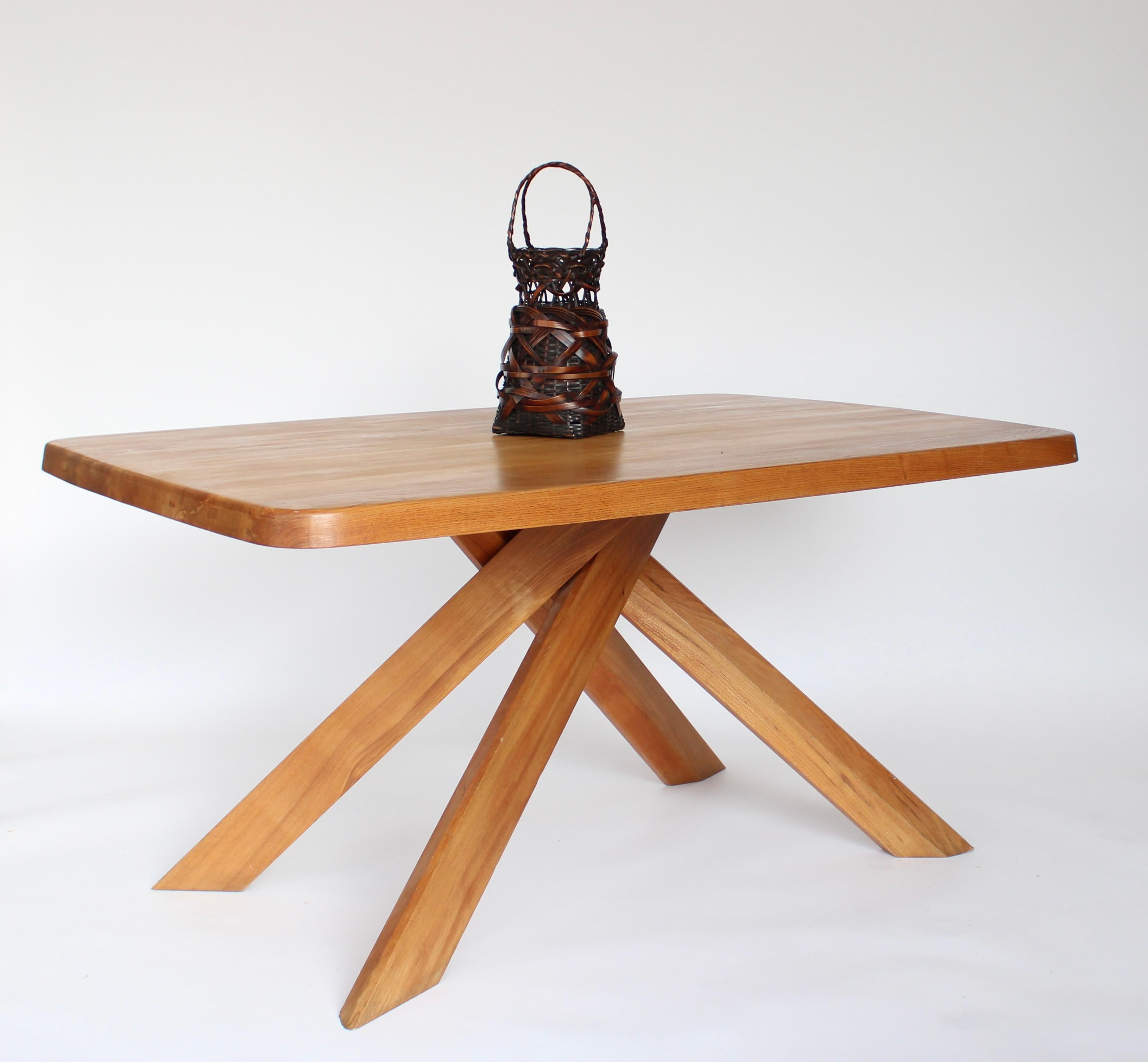 Table de salle à manger française Pierre Chapo Modèle T35B Orme, France, circa 1972 en vente 1