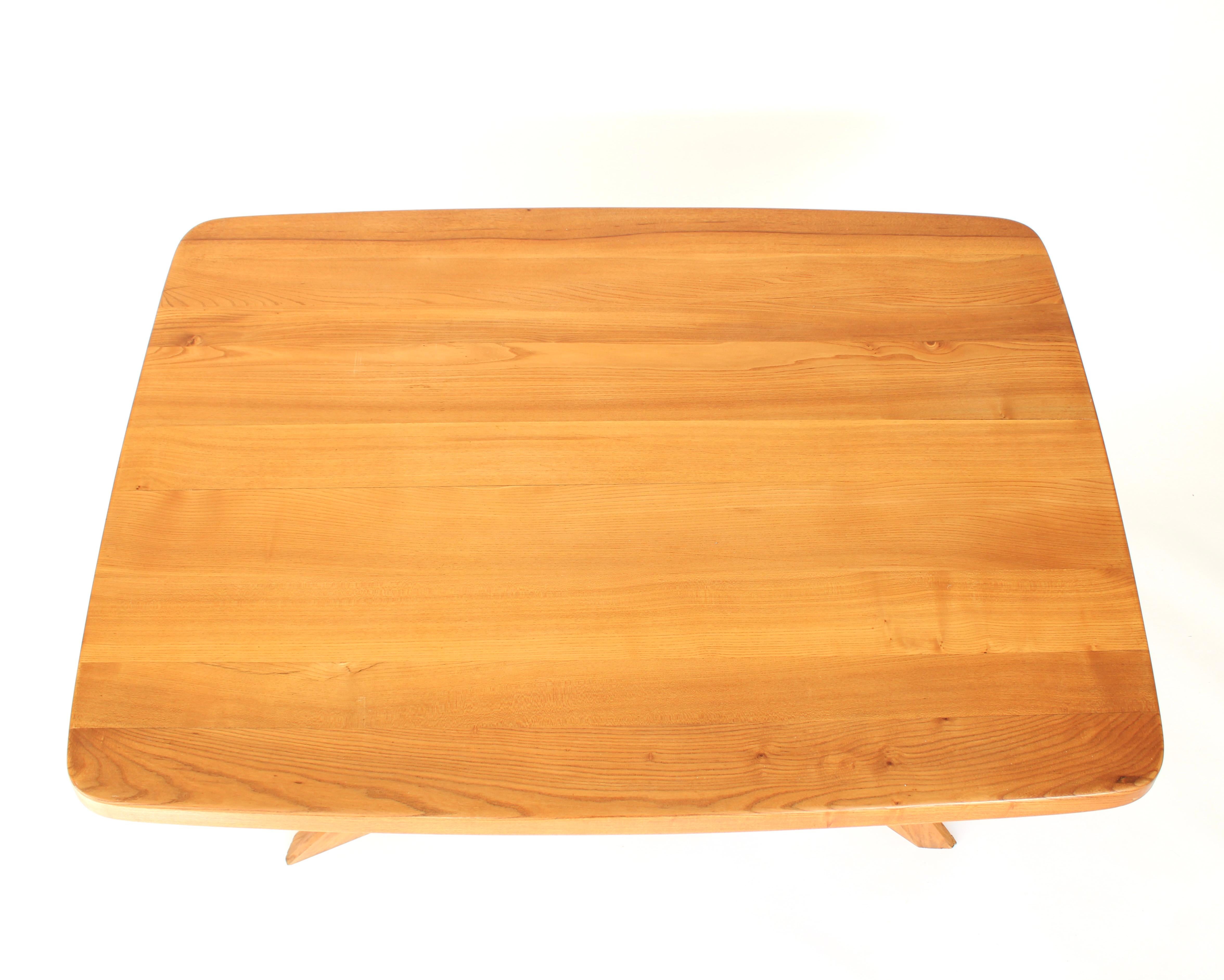 Table de salle à manger française Pierre Chapo Modèle T35B Orme, France, circa 1972 en vente 5