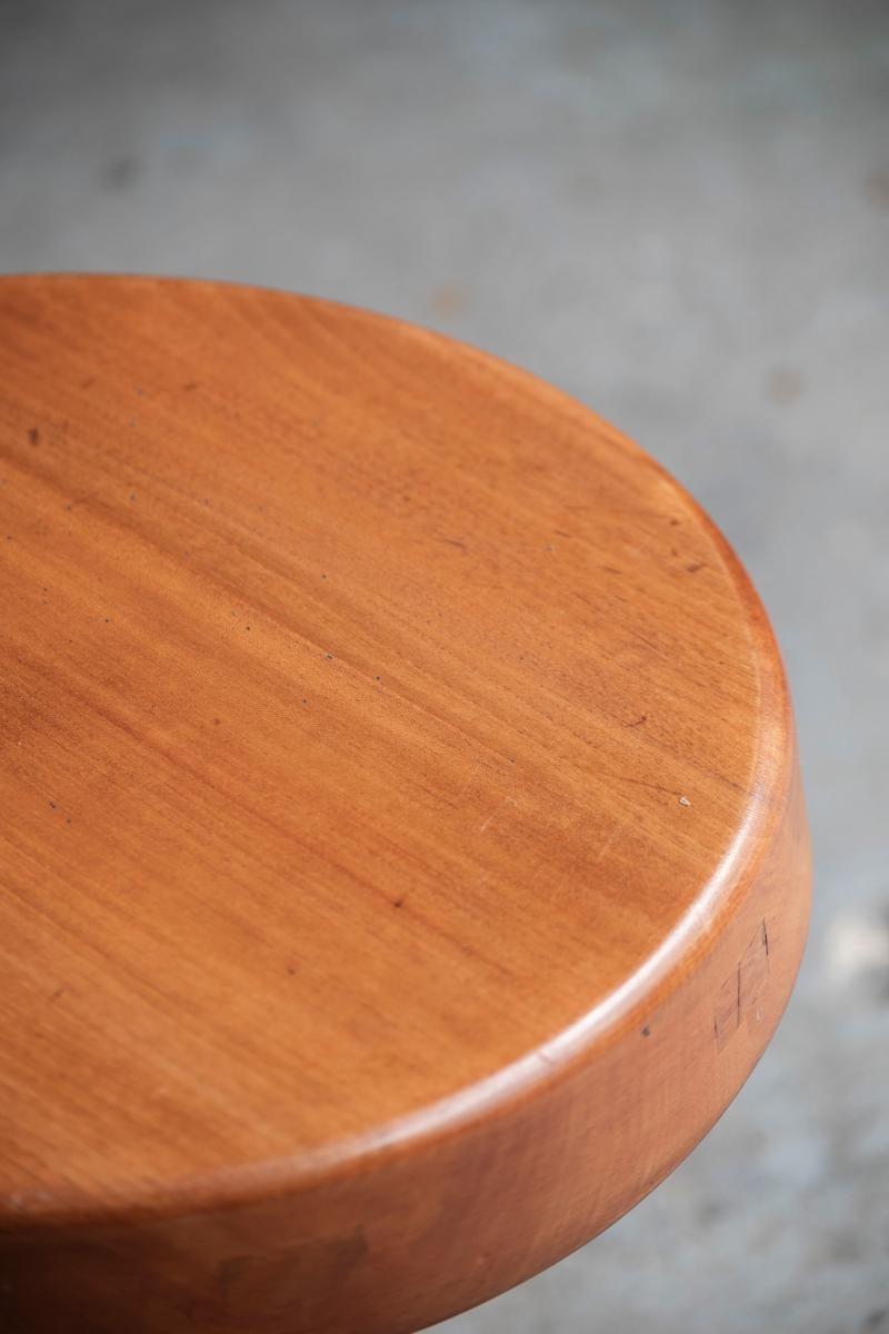 Pierre Chapo Iconic Stool Model 'S31', Elm Wood, French Design, 1974  In Good Condition In Antwerpen, BE
