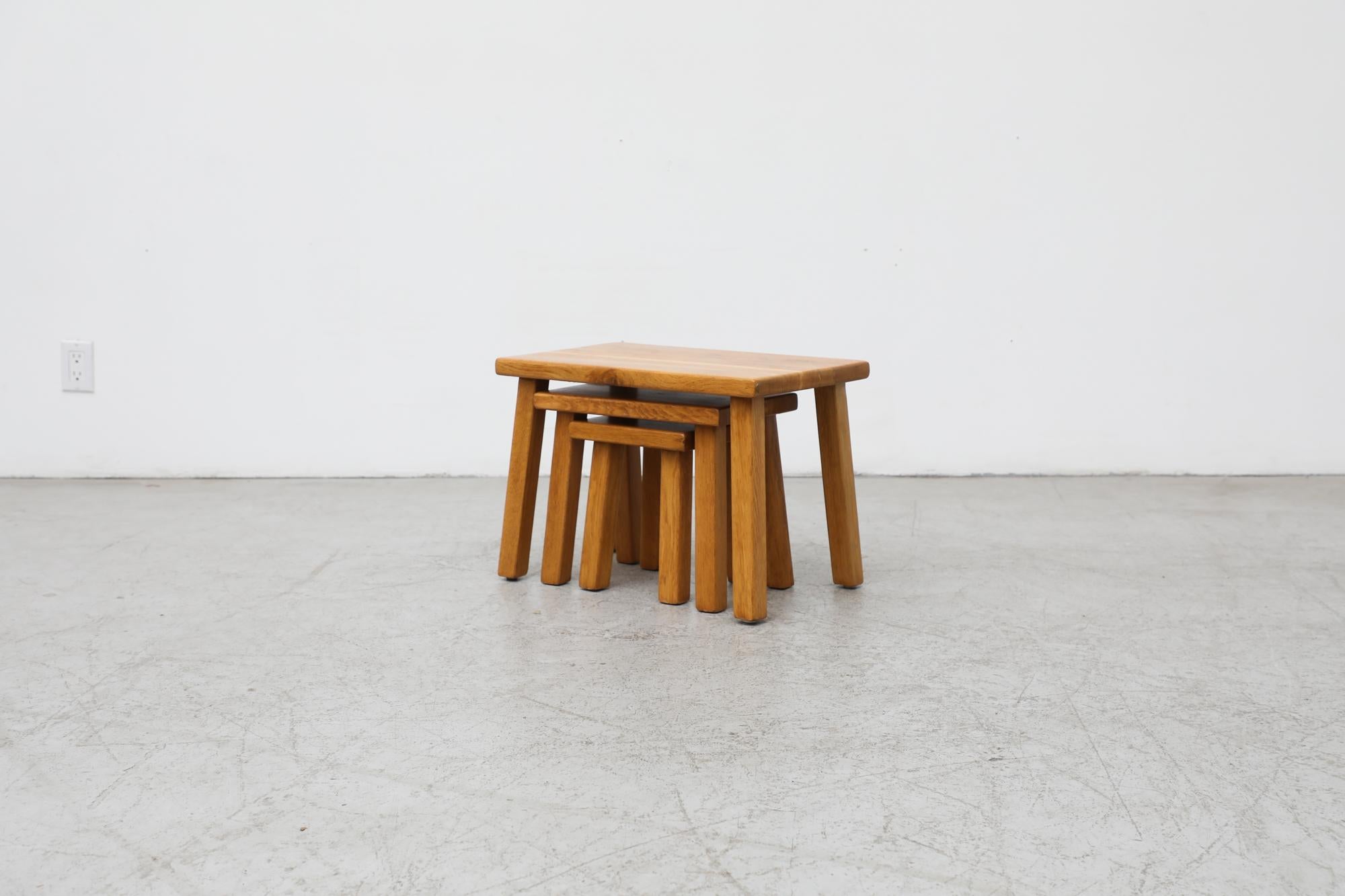 Mid-Century Modern Set of 3 Pierre Chapo Inspired Brutalist Light Oak Nesting Tables For Sale