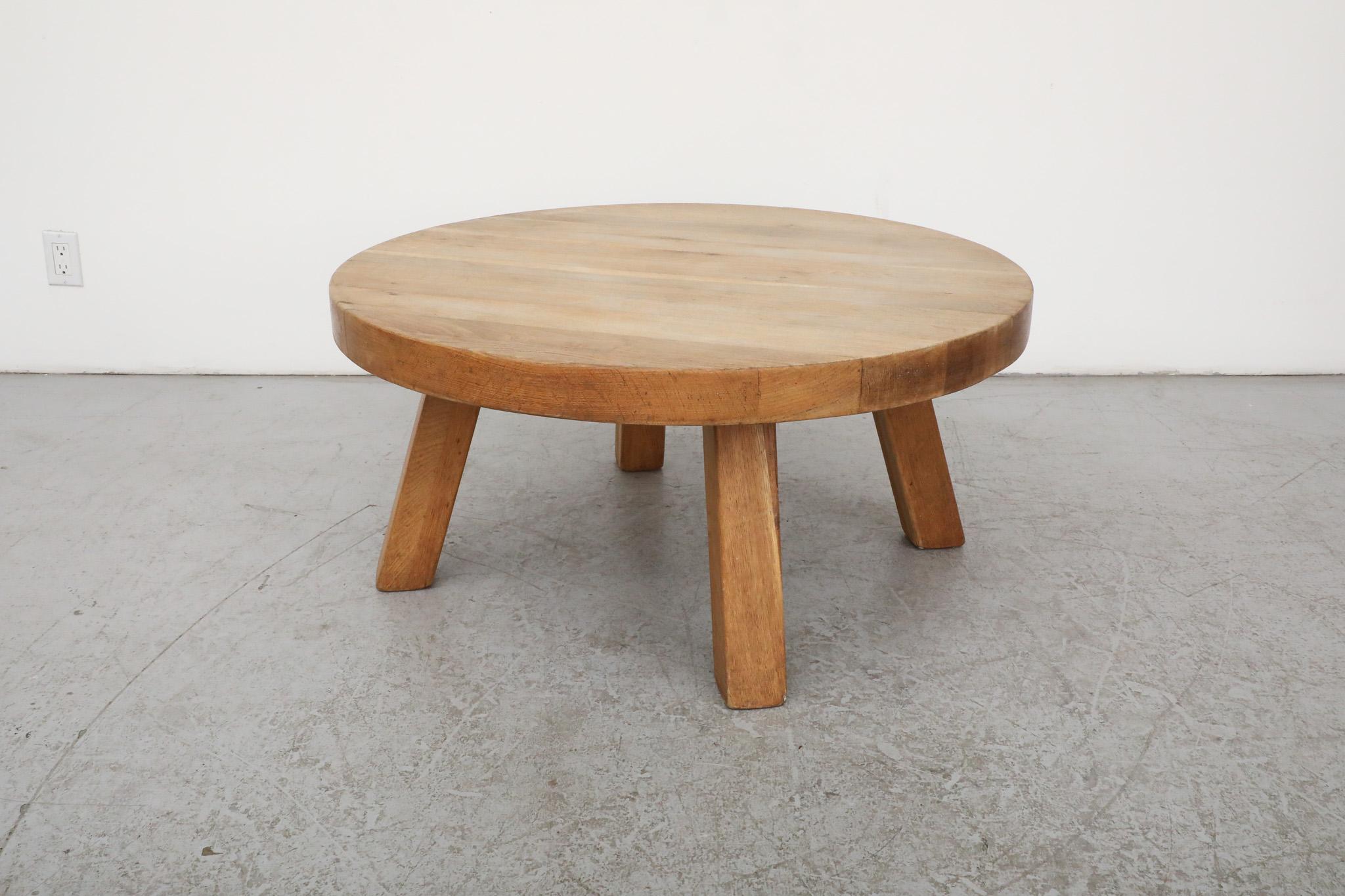 Mid-Century Modern Table basse en chêne brutaliste inspirée par Pierre Chapo en vente