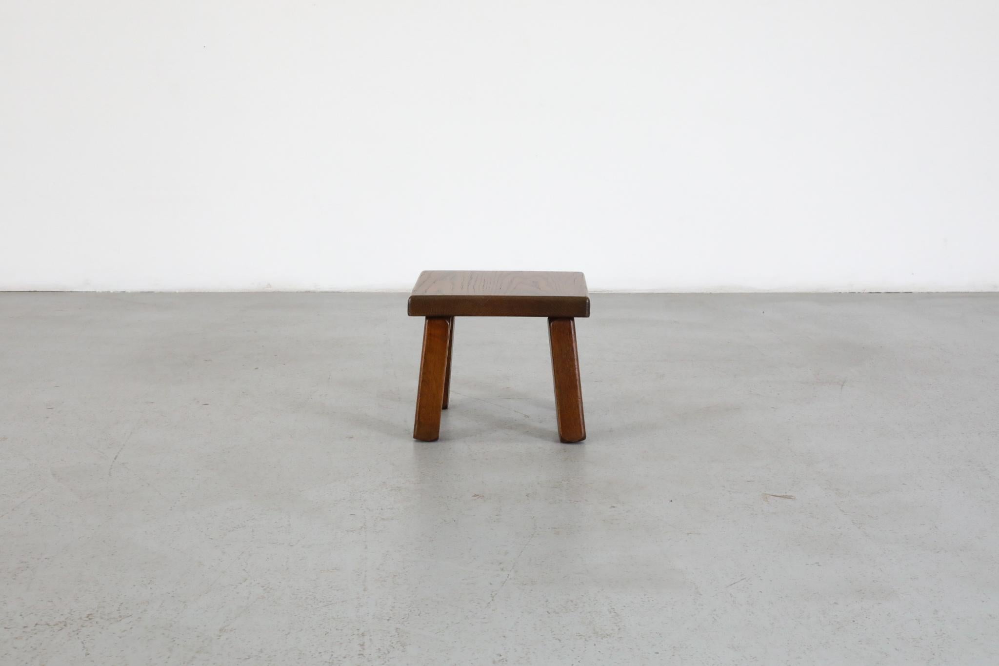 Brutalisme Table d'appoint ou tabouret brutaliste d'inspiration Pierre Chapo avec pieds épais en vente