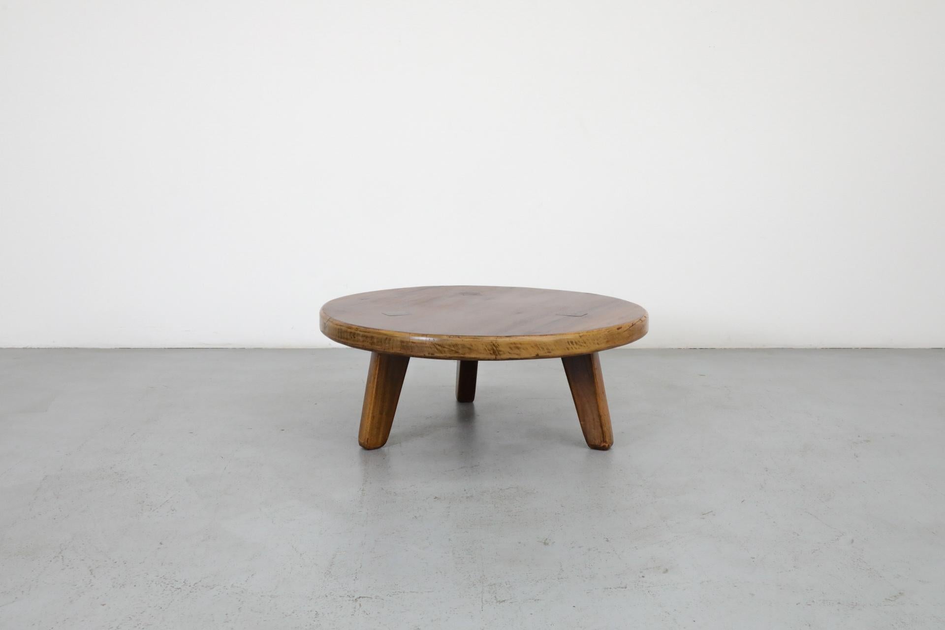 Pierre Chapo Inspired Round Brutalist Oak Coffee Table with Exposed Tenons In Good Condition In Los Angeles, CA