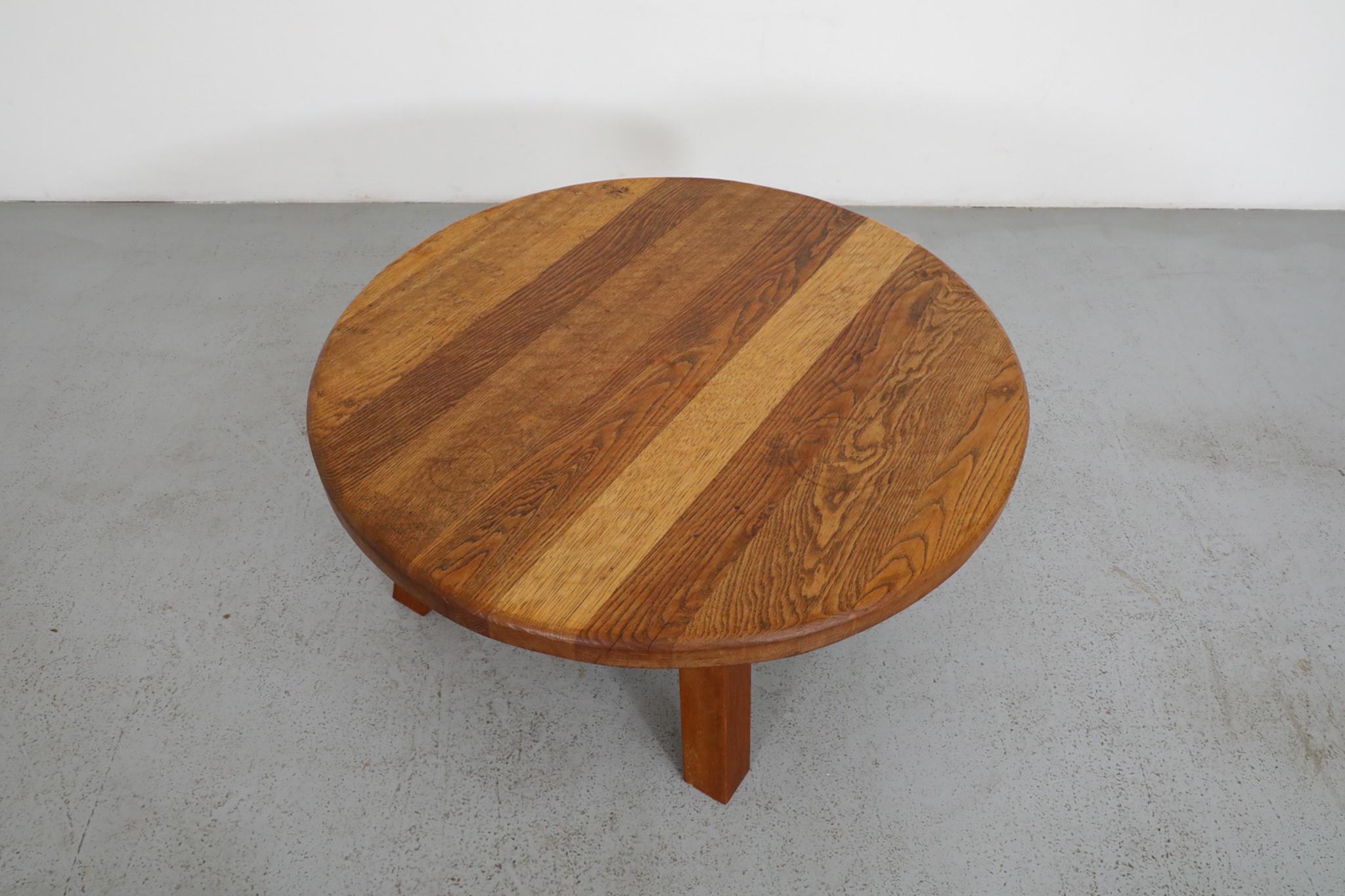 Table basse ronde en Oak Oak inspirée par Pierre Chapo avec un grain magnifique en vente 3