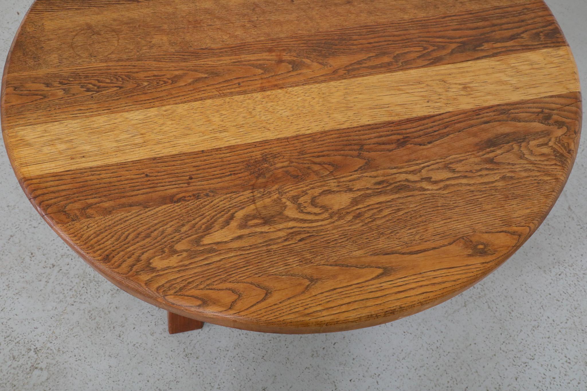 Table basse ronde en Oak Oak inspirée par Pierre Chapo avec un grain magnifique en vente 6