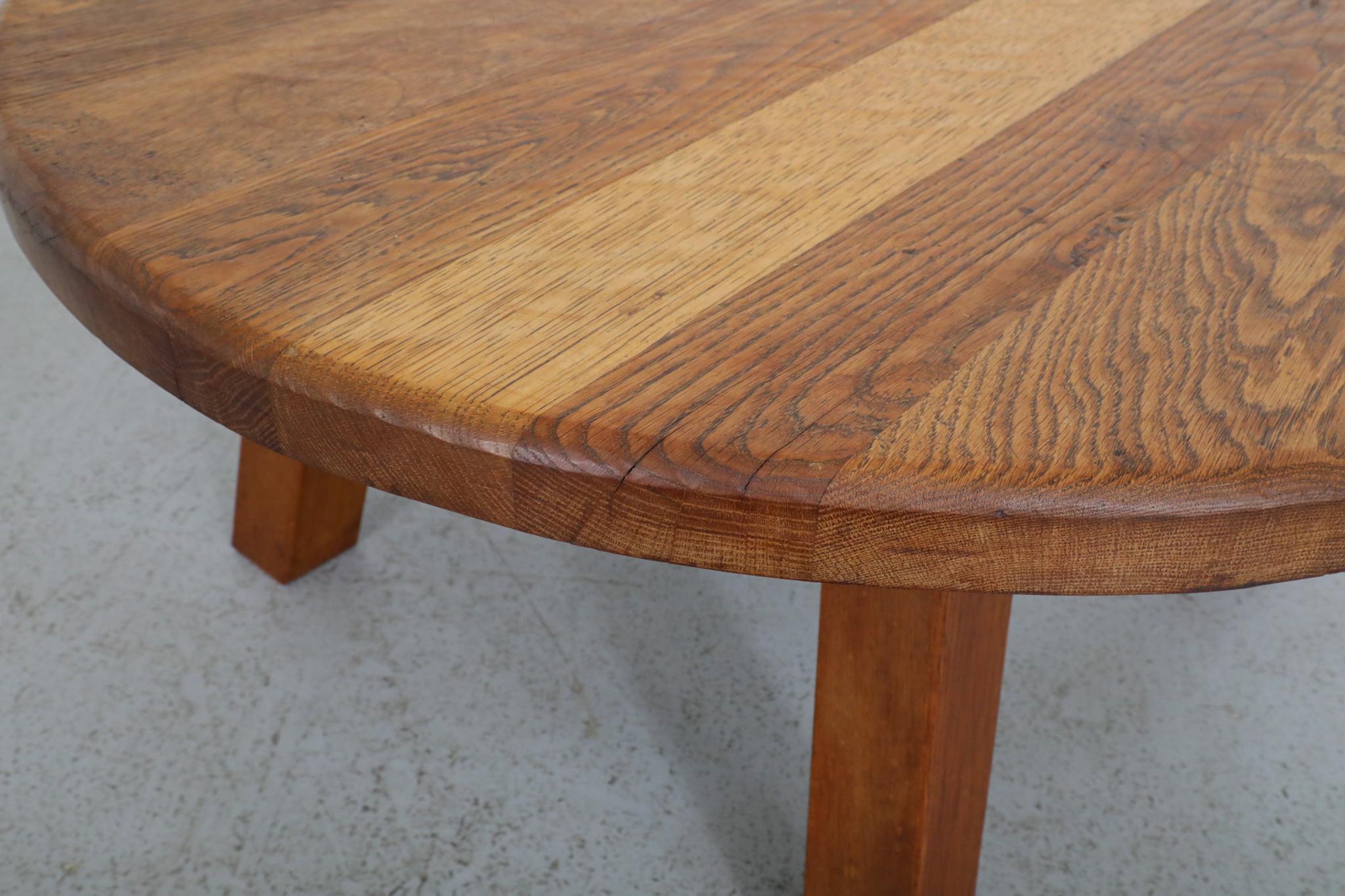 Table basse ronde en Oak Oak inspirée par Pierre Chapo avec un grain magnifique en vente 8