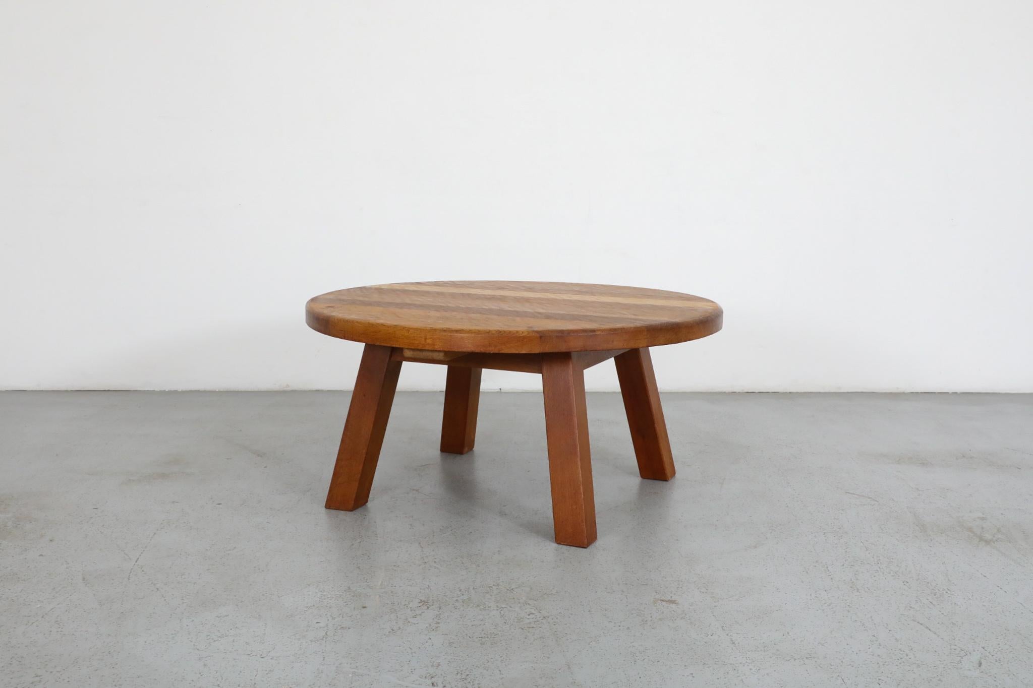 Brutalisme Table basse ronde en Oak Oak inspirée par Pierre Chapo avec un grain magnifique en vente