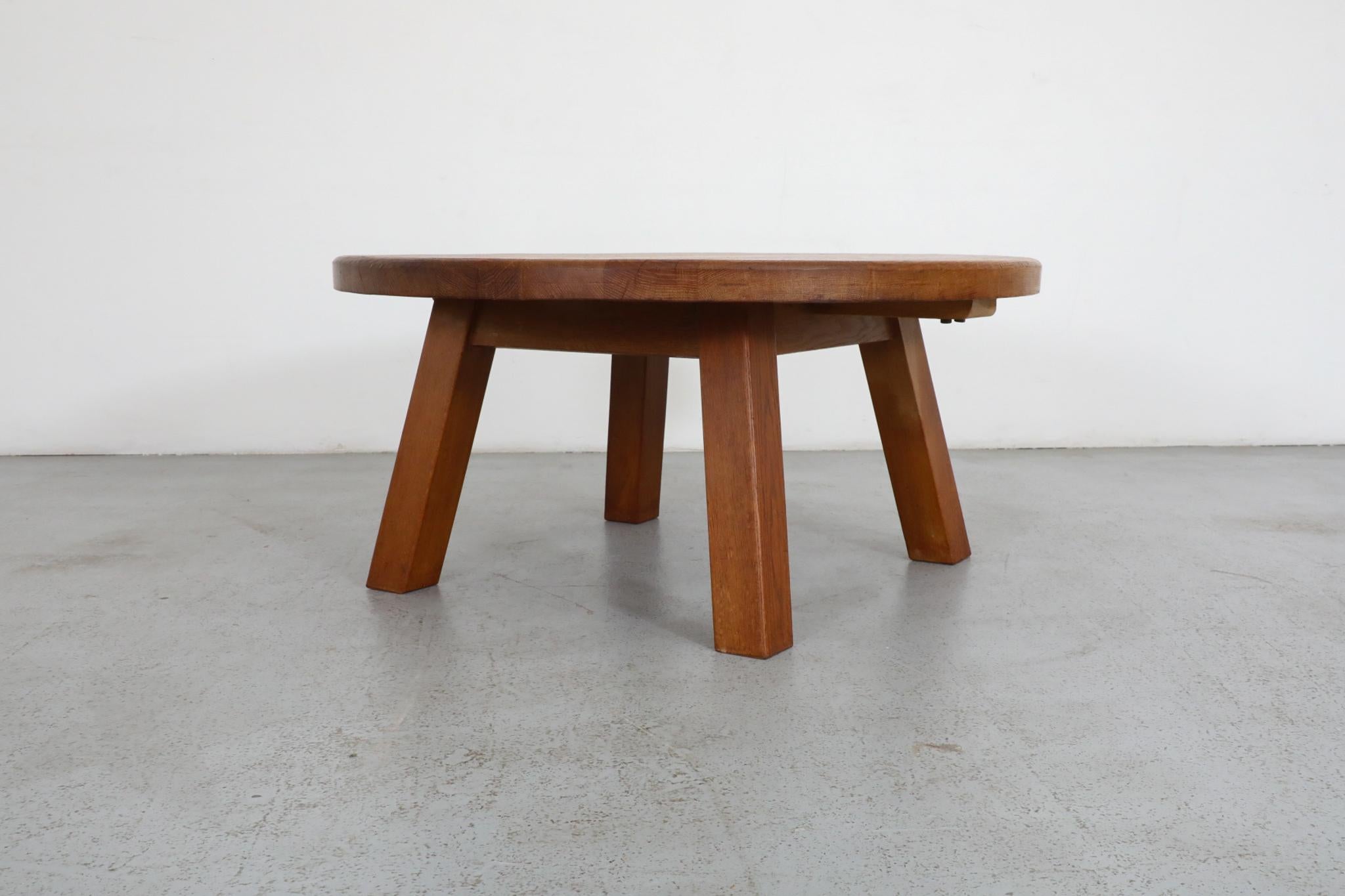 Table basse ronde en Oak Oak inspirée par Pierre Chapo avec un grain magnifique en vente 2