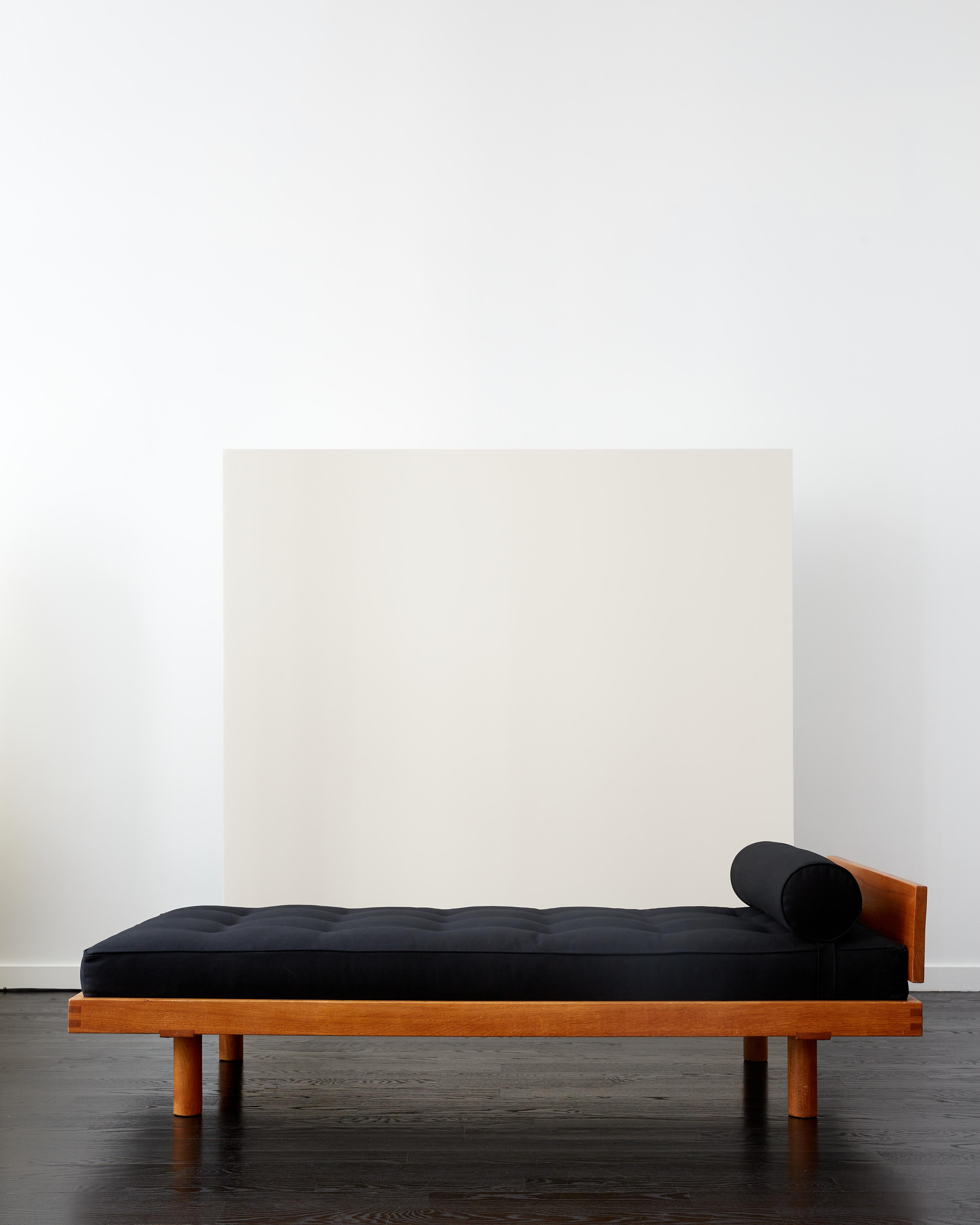 Pierre Chapo L01 Daybed 'Godot' con Cabecero Desmontable Moderno de mediados de siglo en venta
