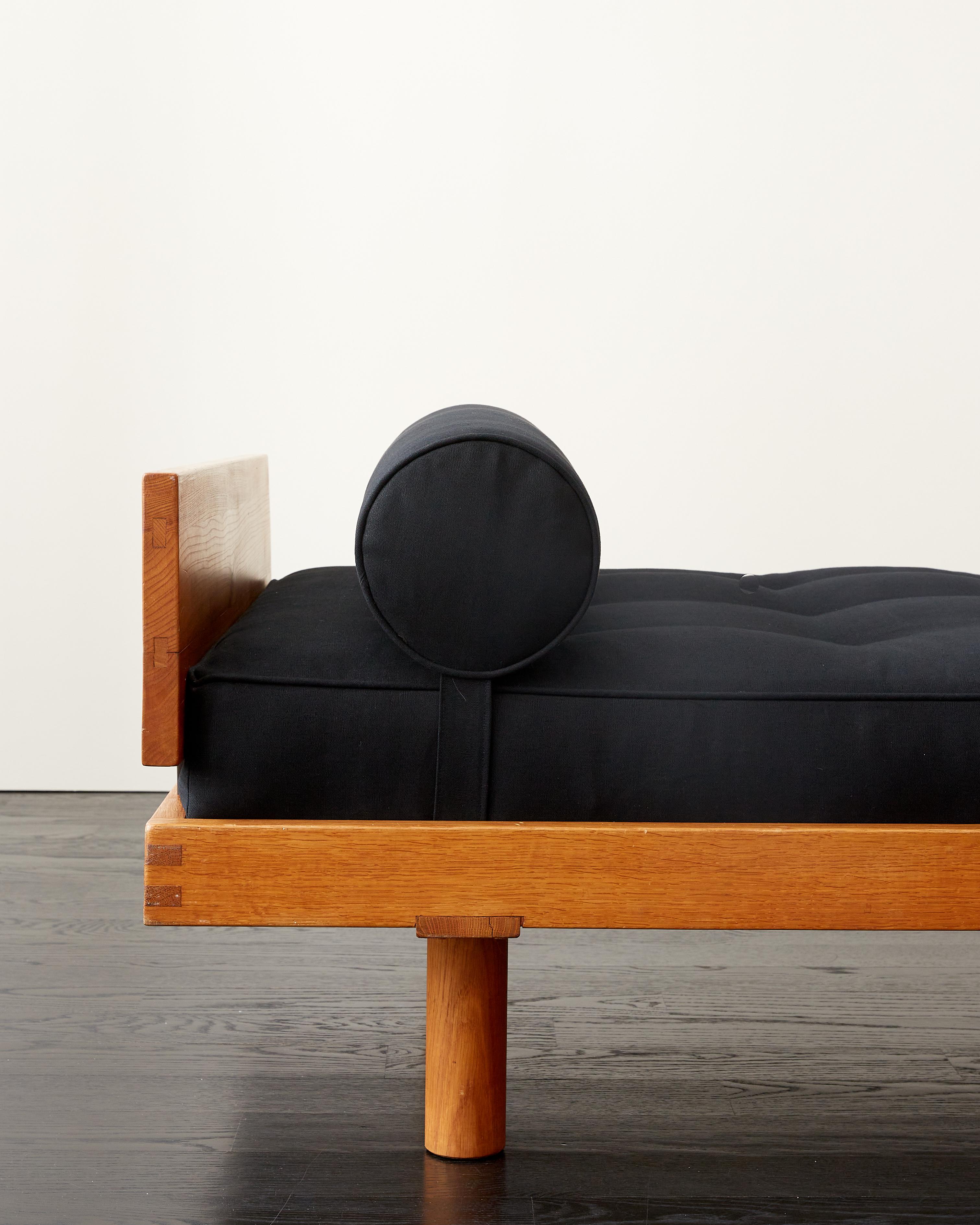 Pierre Chapo L01 Daybed 'Godot' con Cabecero Desmontable siglo XX en venta