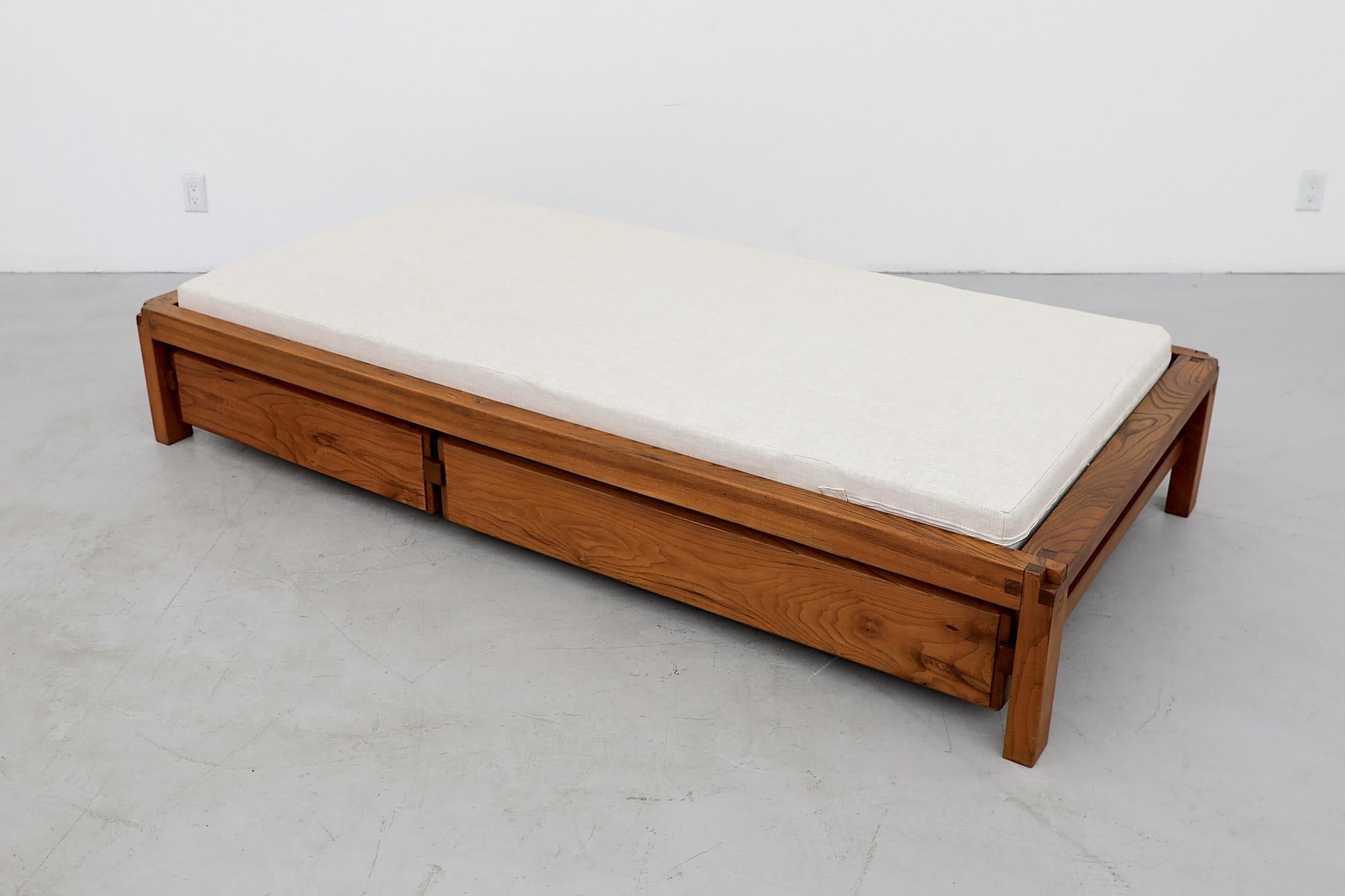 Pierre Chapo 'L03' Daybed in Elm with Storage & Newly Made Mattress, 1960s For Sale 6