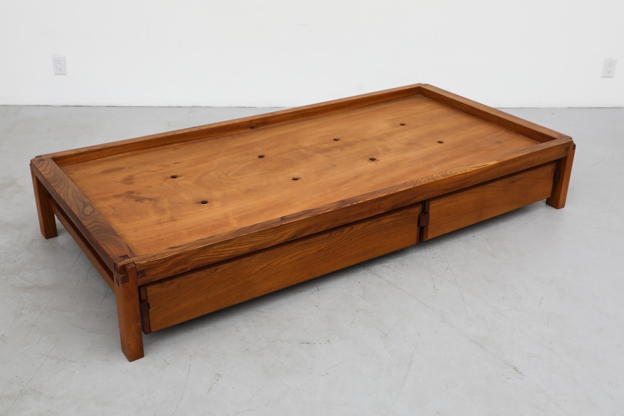 Pierre Chapo 'L03' Daybed in Elm with Storage & Newly Made Mattress, 1960s For Sale 14