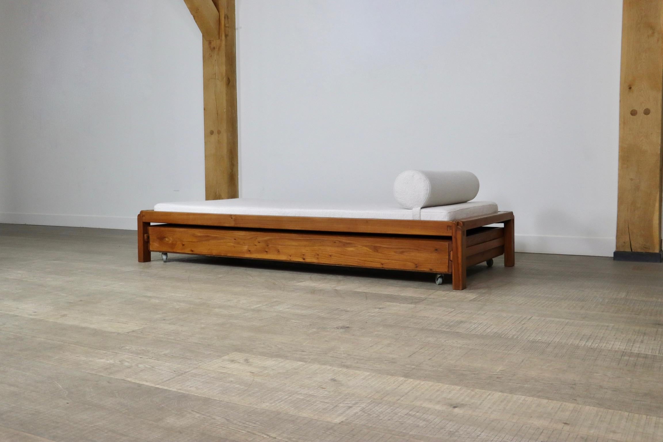 Pierre Chapo L03 Daybed In Solid Elm, France 1960s In Good Condition For Sale In ABCOUDE, UT