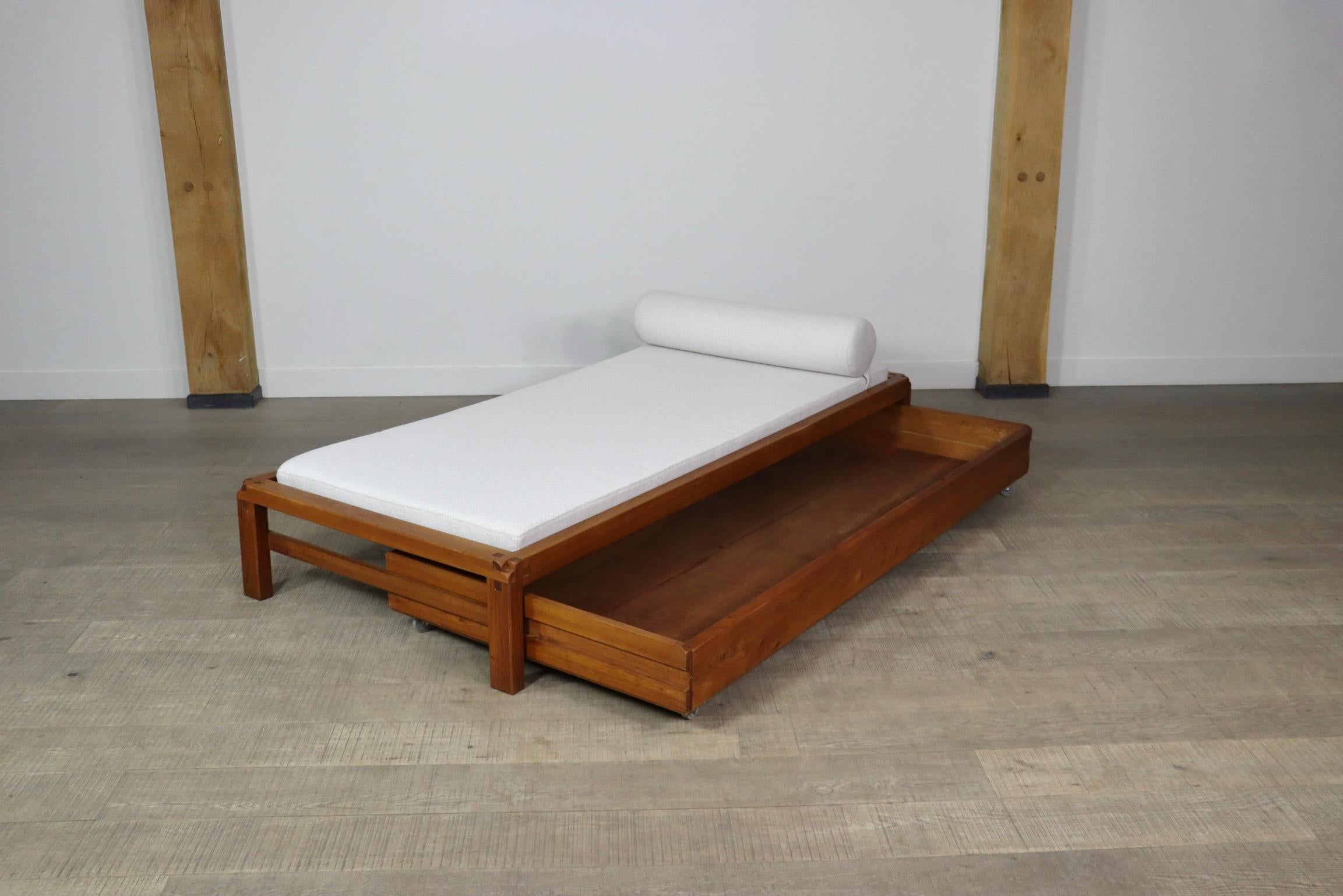 Bouclé Pierre Chapo L03 Daybed In Solid Elm, France 1960s For Sale