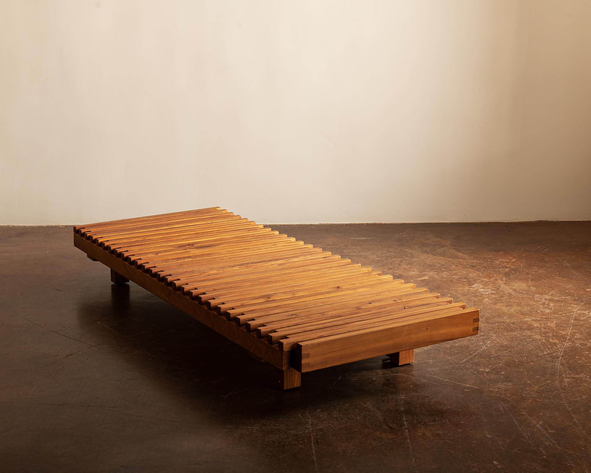French Pierre Chapo L07 Extendable Daybed or Coffee Table in Solid Elm, France, 1963