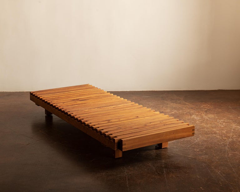Pierre Chapo L07 Extendable Daybed or Coffee Table in Solid Elm, France,  1963 at 1stDibs