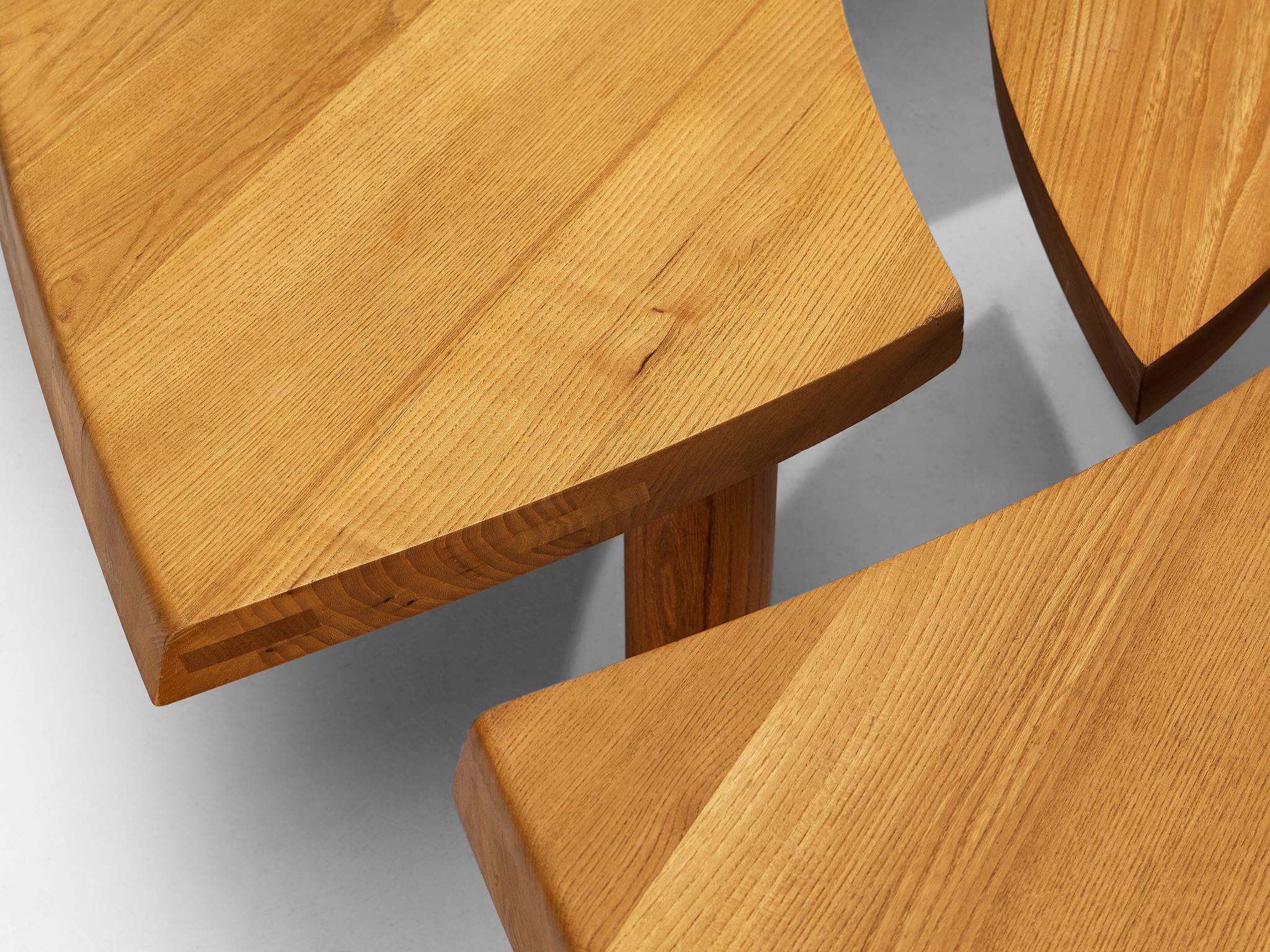 Pierre Chapo Grande table basse 'T22C' 'L'Oeil' en orme massif Bon état - En vente à Waalwijk, NL