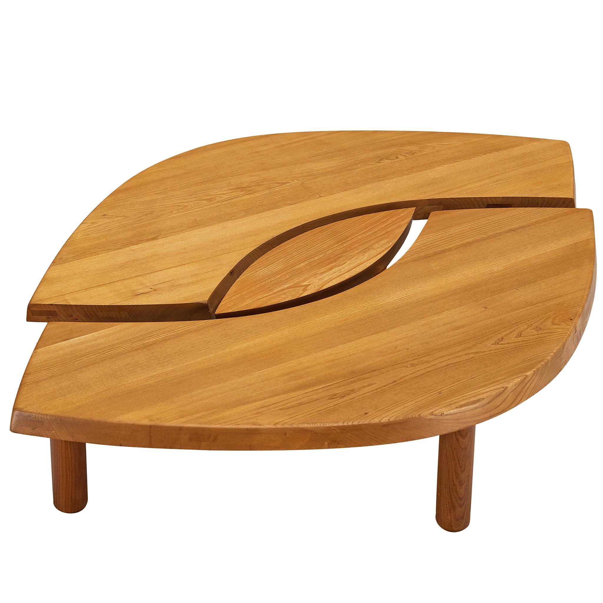 Pierre Chapo Grande table basse 'T22C' 'L'Oeil' en orme massif en vente