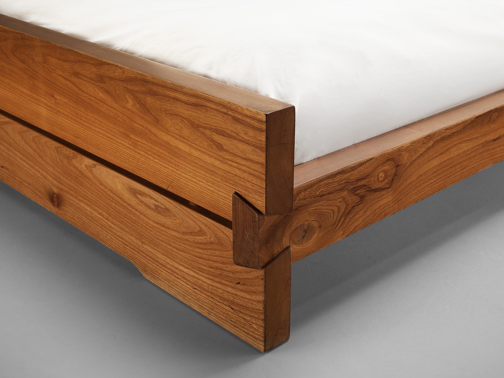 Mid-Century Modern Pierre Chapo lit « Louis » en orme massif