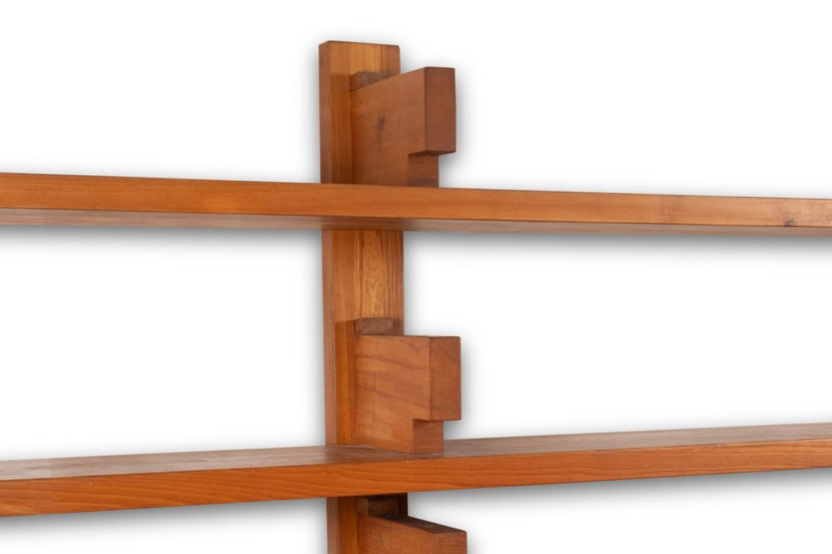 Pierre Chapo. Model “B17C” bookcase in elm. 1970s. In Excellent Condition For Sale In Saint-Ouen, FR