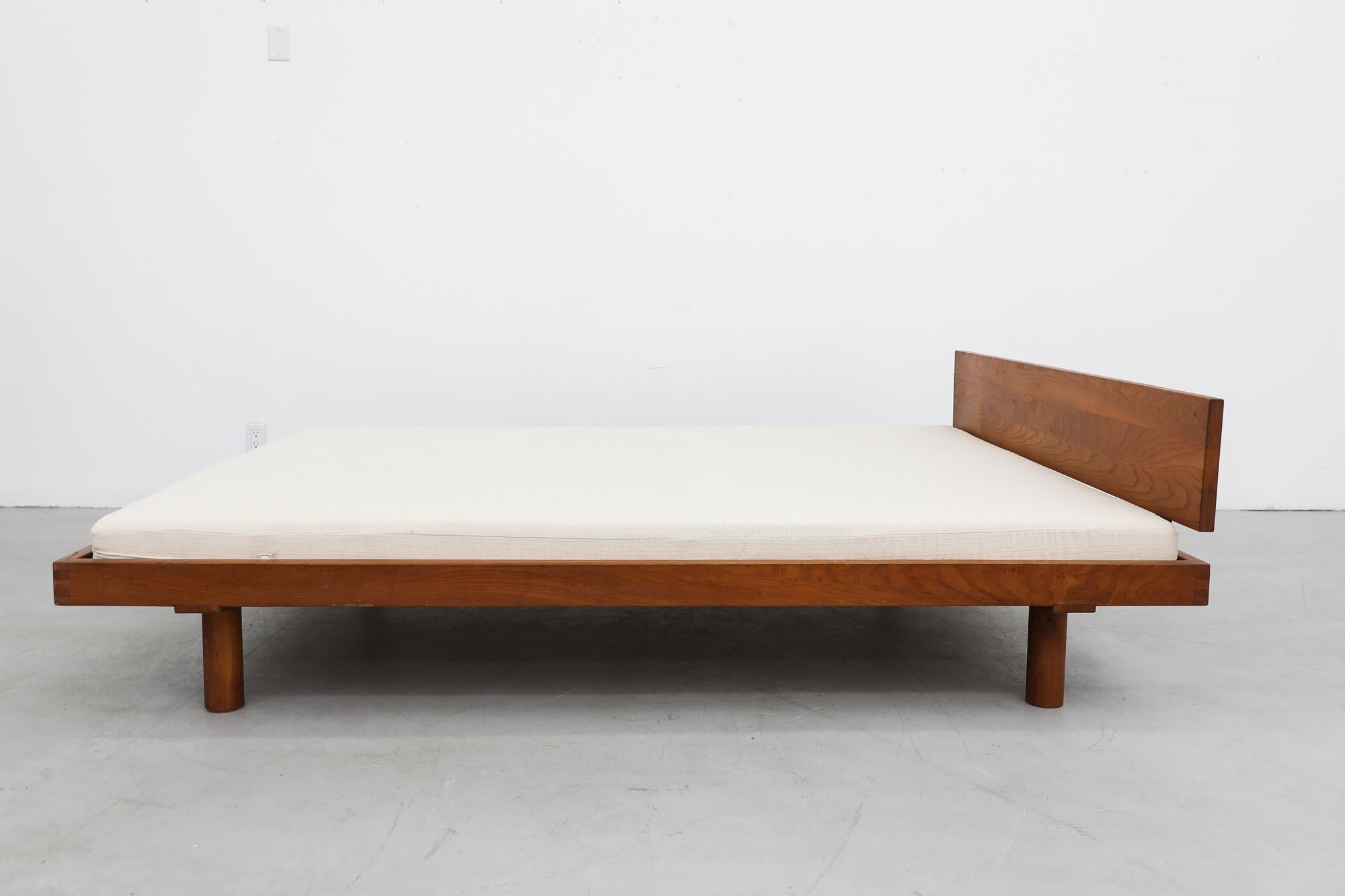 Pierre Chapo Model 'Godot/L01' Double Bed with Headboard in Elm, 1960s For Sale 4