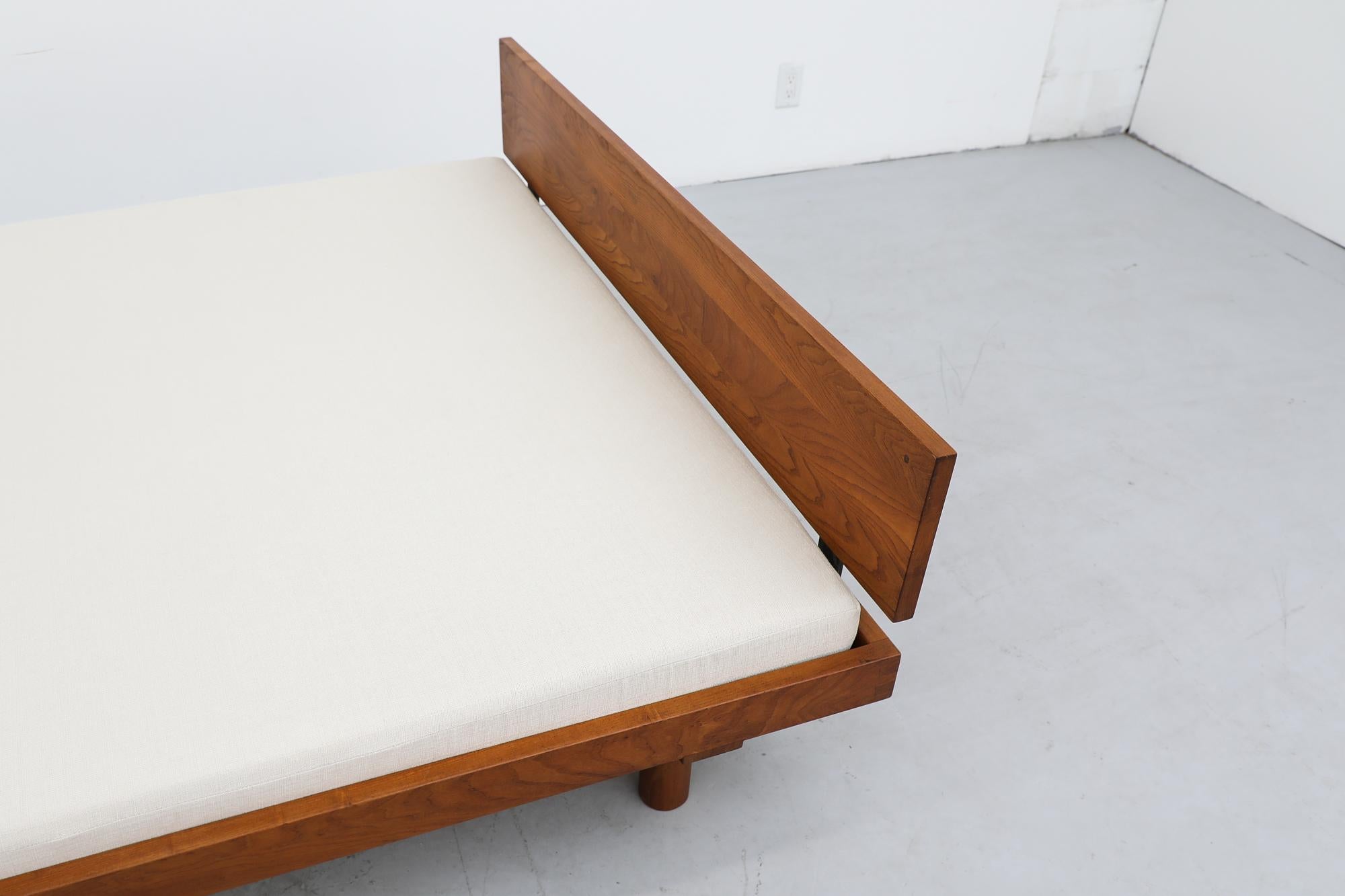 Pierre Chapo Model 'Godot/L01' Double Bed with Headboard in Elm, 1960s For Sale 5