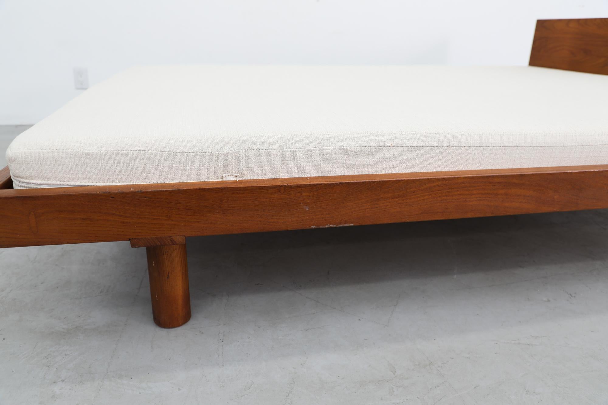 Pierre Chapo Model 'Godot/L01' Double Bed with Headboard in Elm, 1960s For Sale 6