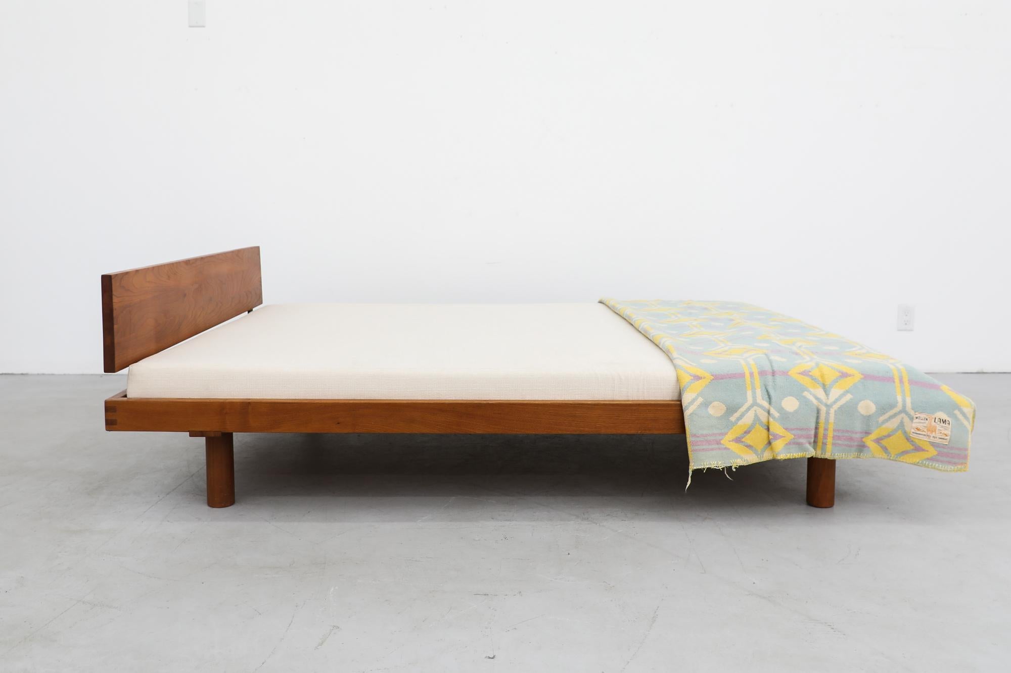 Mid-Century Modern Pierre Chapo Model 'Godot/L01' Double Bed with Headboard in Elm, 1960s For Sale