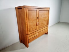 Buffet/armoire en orme modèle R18 de Pierre Chapo, 1970