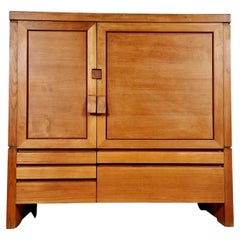 Buffet/armoire en orme modèle R18 de Pierre Chapo, 1970