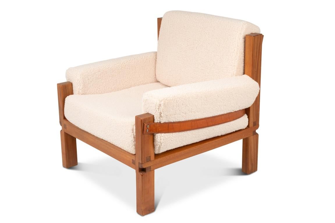 Hand-Crafted Pierre Chapo. Pair of elm armchairs. 1970s. For Sale