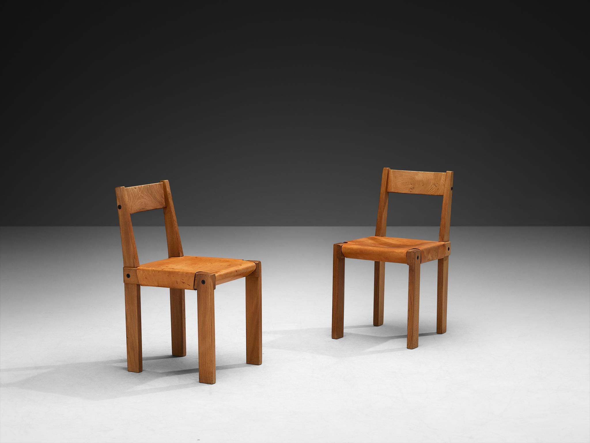 Pierre Chapo Pair of 'S24' Dining Chairs in Cognac Leather and Elm Moderno de mediados de siglo en venta