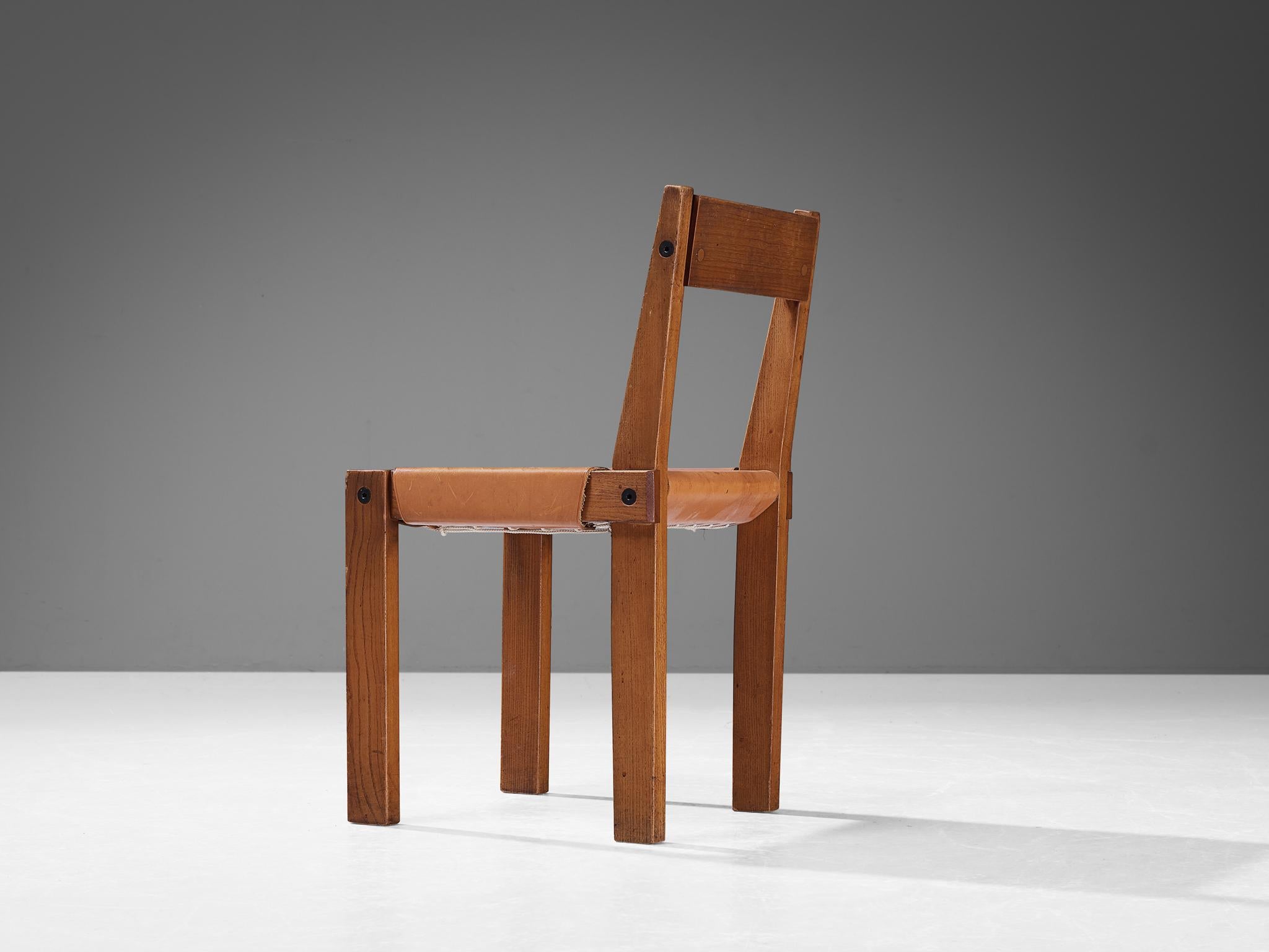 Milieu du XXe siècle 4 chaises de salle à manger « S24 » de Pierre Chapo en orme et cuir cognac