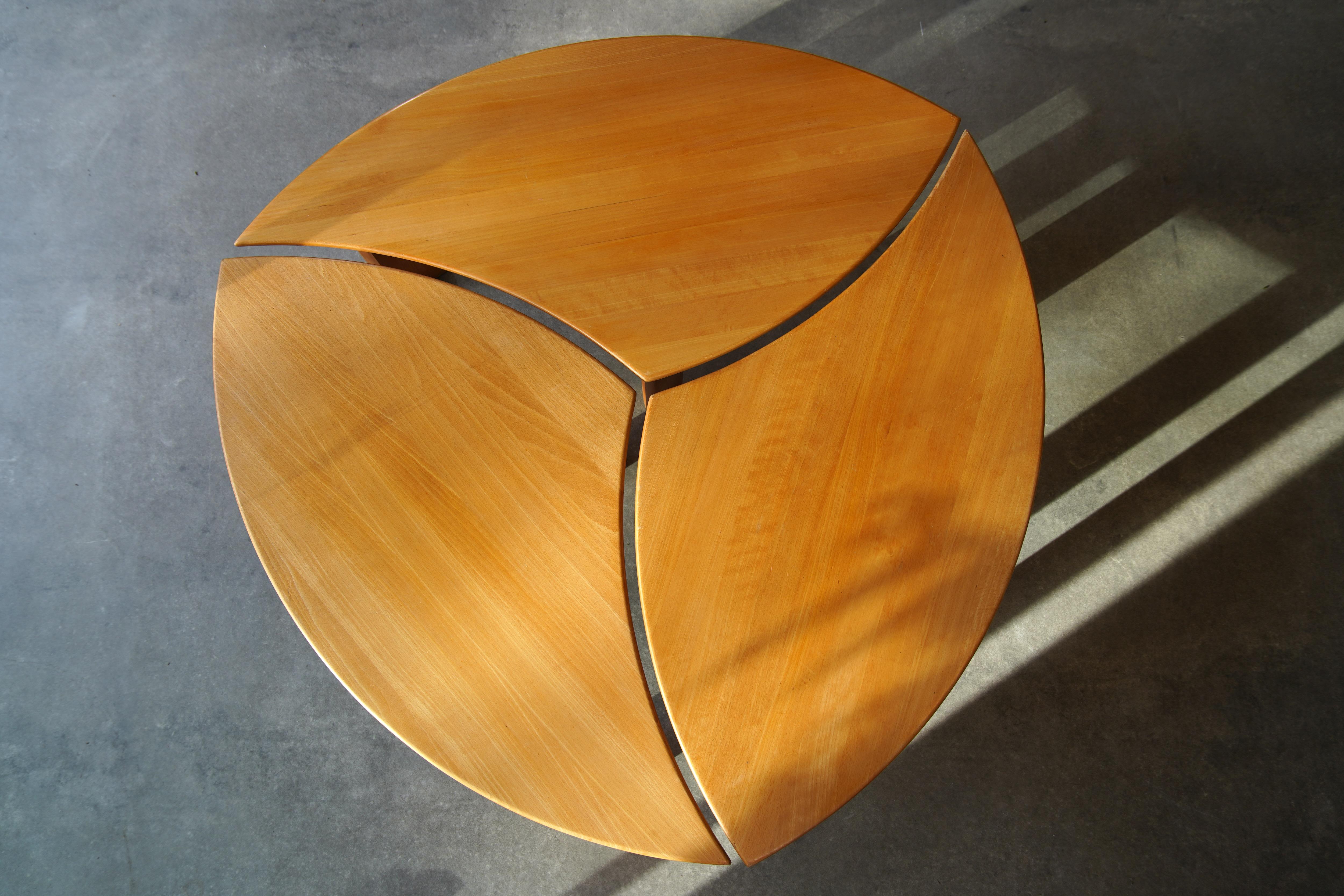 Pierre Chapo 'Petal' Coffee Table in Elm Wood for Seltz, France circa 1978 In Good Condition For Sale In Malibu, US