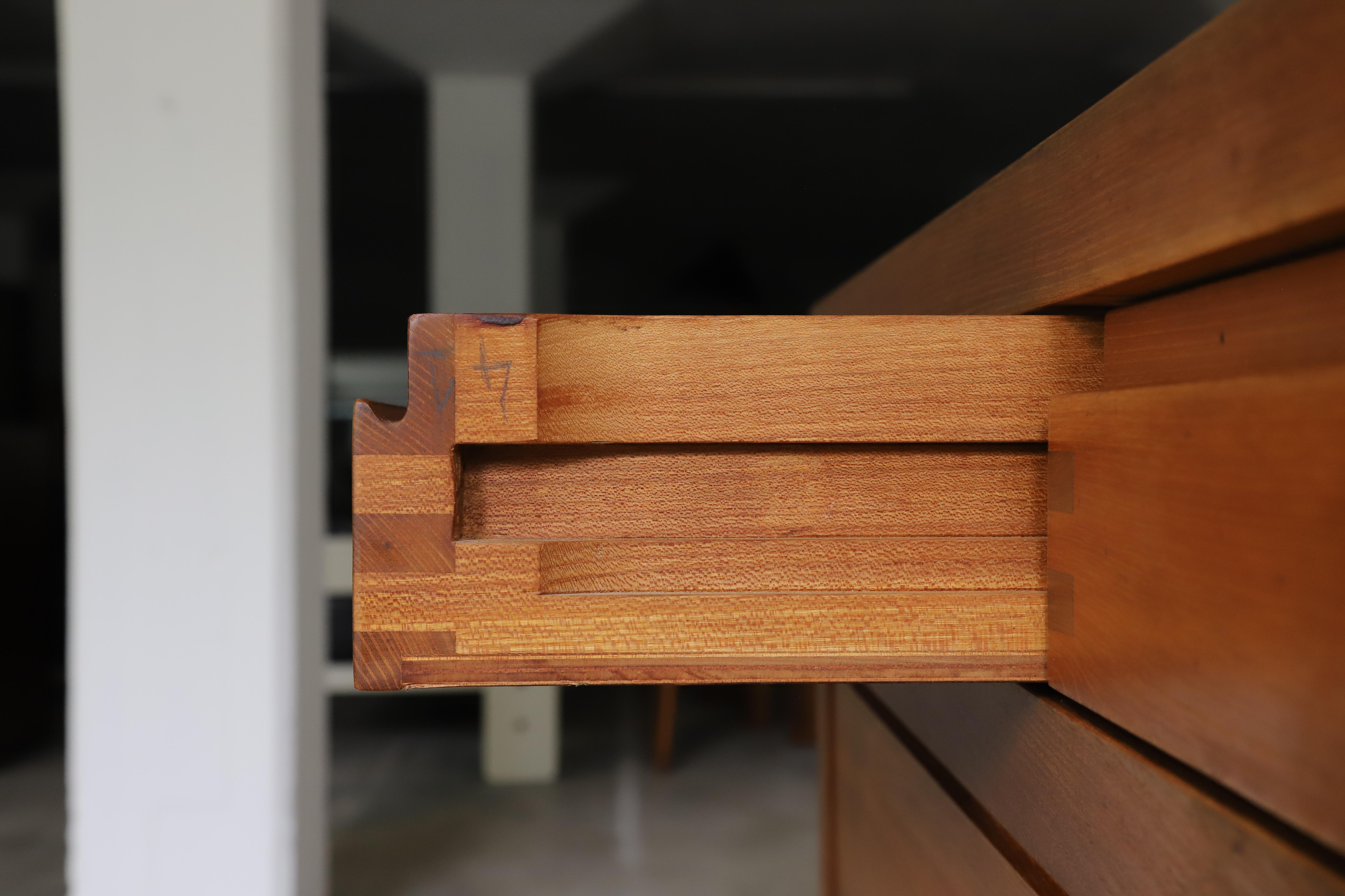 Pierre Chapo 'R08' sideboard in solid Elm, France 1970's en vente 3