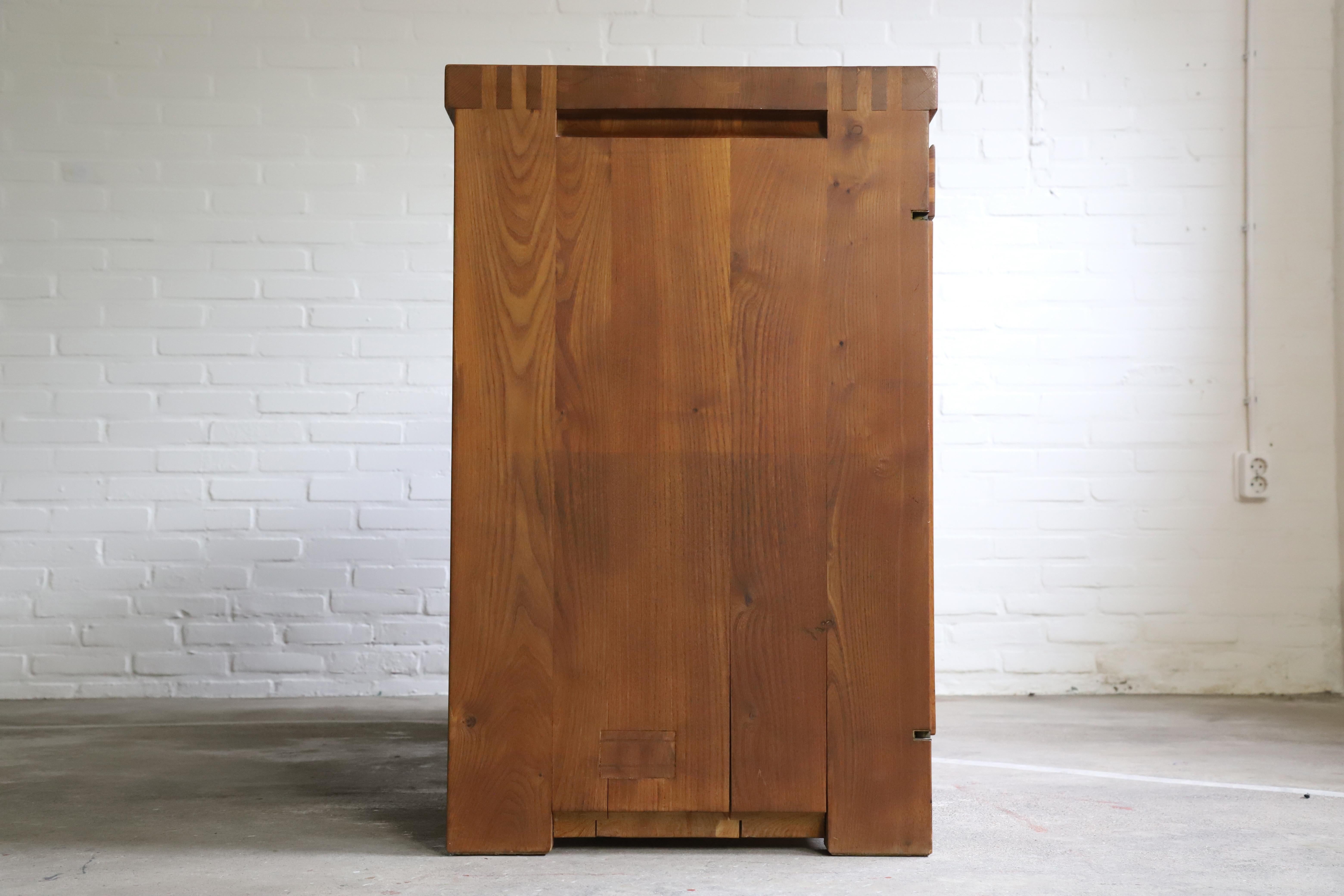 Pierre Chapo 'R08' sideboard in solid Elm, France 1970's en vente 1