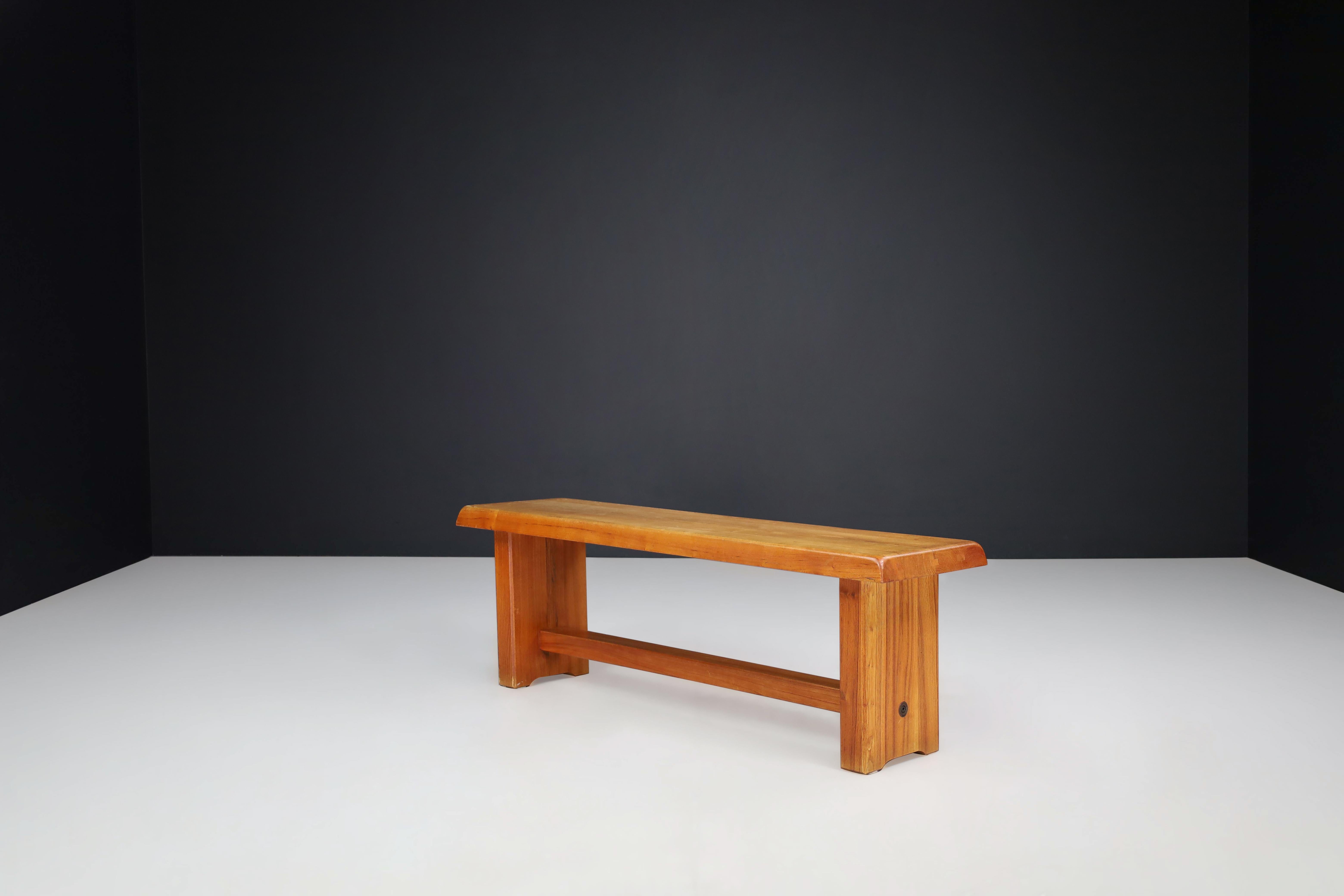 Pierre Chapo 'S 14 A' Elm Bench, France, 1970s

This solid rectangular bench in Elmwood, designed by Pierre Chapo, is called the S-14 model. It's a beautiful piece of furniture, made of solid elmwood, and has a rectangular seating top with sloping