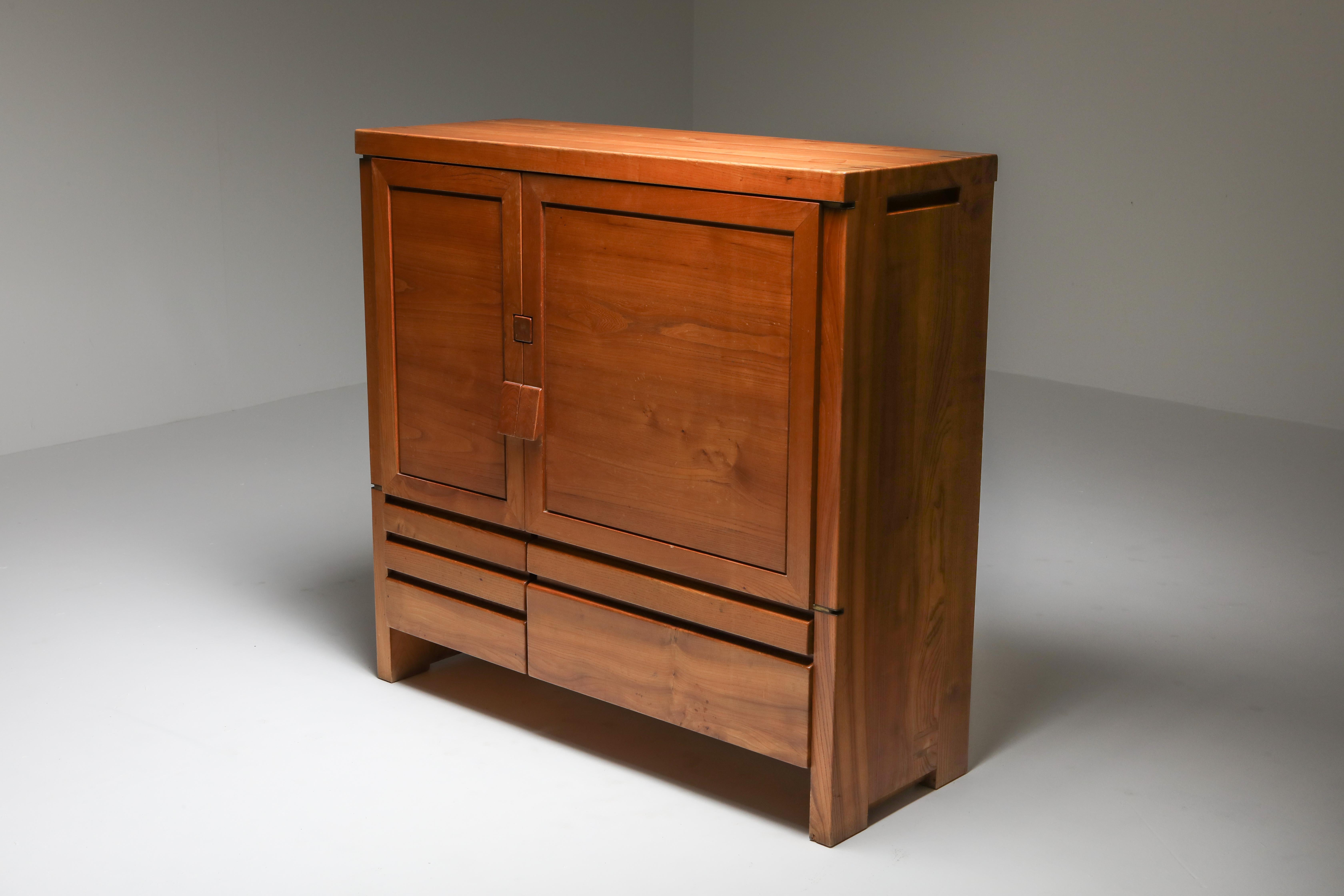 R 18 cabinet, Pierre Chapo (1927-1987) French architect and master furniture maker, French elm, 1960s

Mid-Century Modern important sought after design piece.
The R18 cabinet is a combination of existing pieces; R08 & R14.
The cabinet is