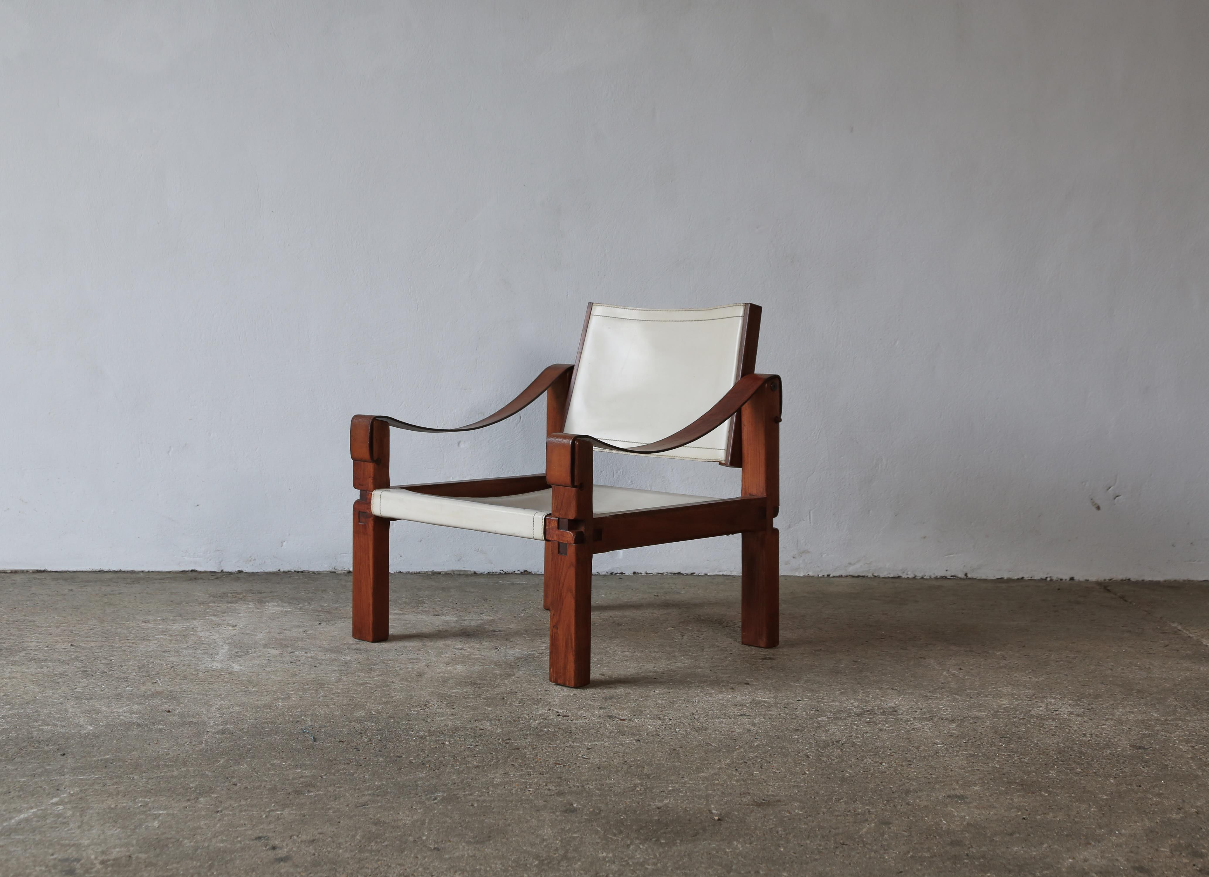 Chaise S10 de Pierre Chapo, France, années 1960. Orme, cuir, cuir blanc cassé. La charpente en bois a fait l'objet d'une nouvelle finition à un moment donné dans le passé. Expédition rapide dans le monde entier.
