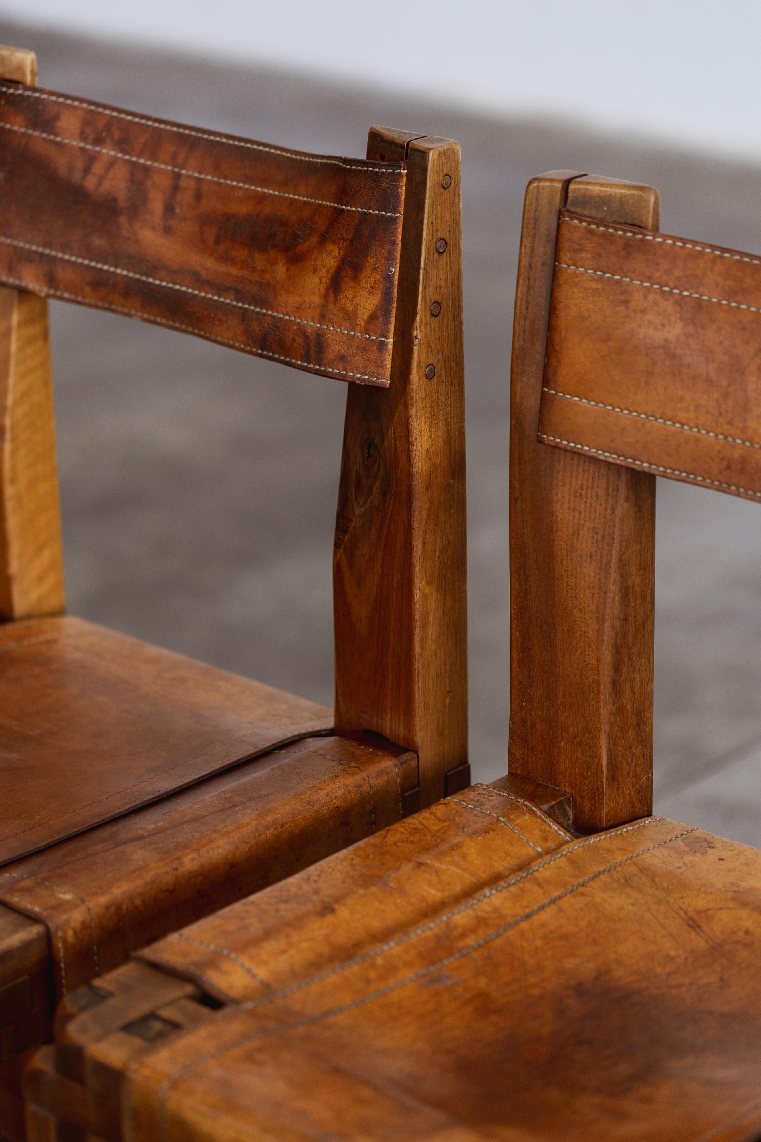 Metà XX secolo Sedie da pranzo Pierre Chapo 