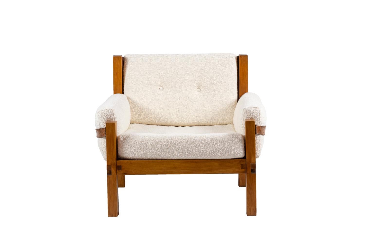 Pierre Chapo, attributed to.
S15 armchair with an elm structure. Back in brown leather. Arms fixed thank to leather straps. Movable seat and back covered by our workshop with a Maison Lelièvre fabric, Lama collection, Craie color.

Work realized