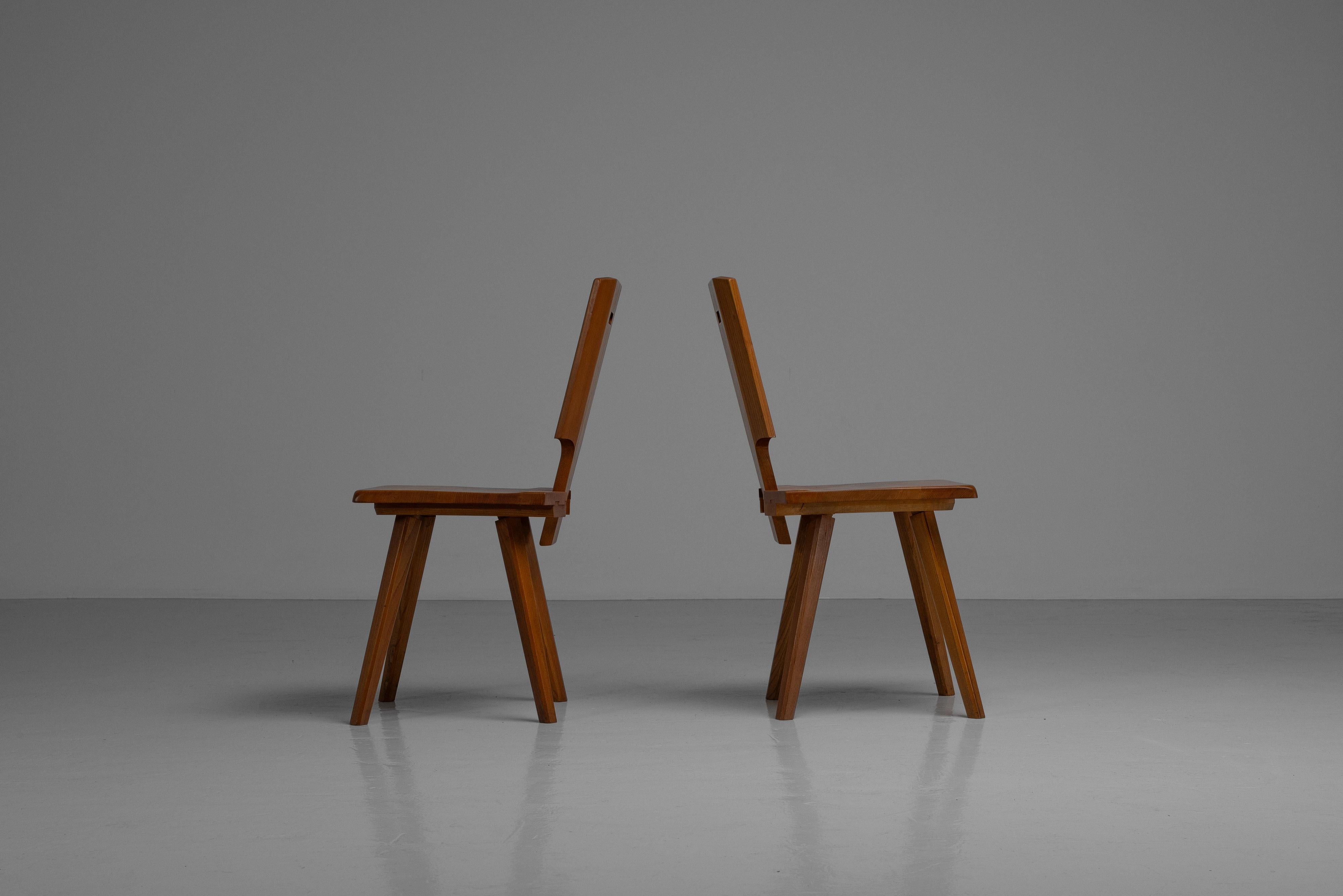 Pierre Chapo S28 chairs pair in elm wood France 1972 For Sale 6