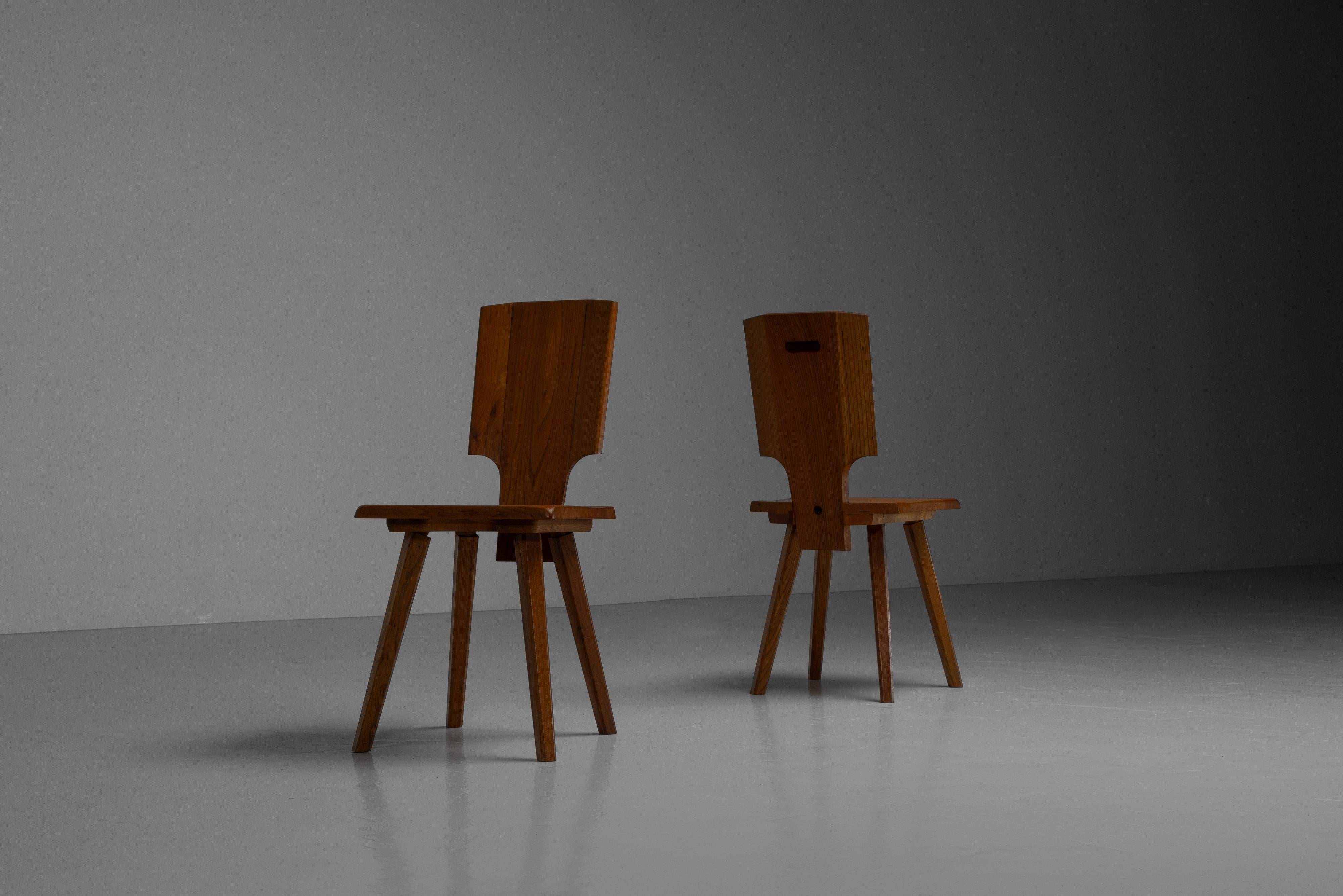 French Pierre Chapo S28 chairs pair in elm wood France 1972 For Sale