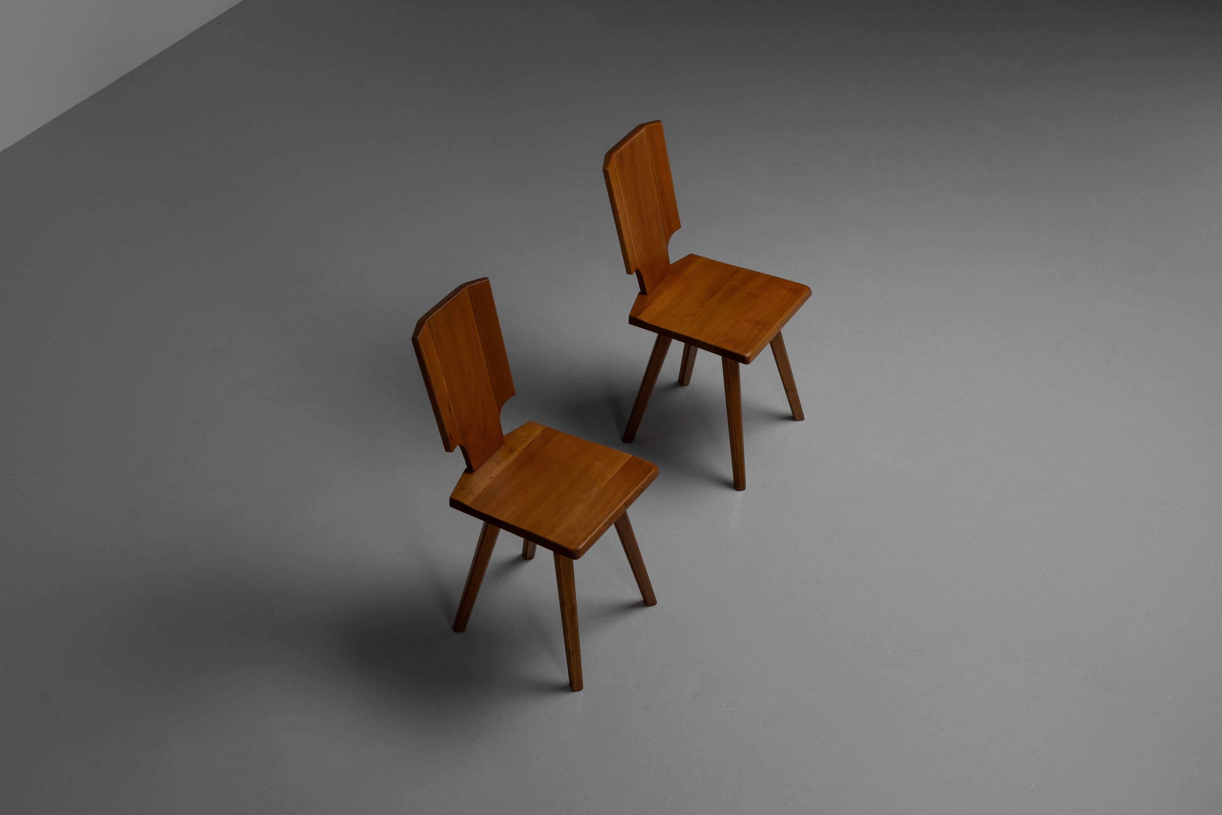 Pierre Chapo S28 chairs pair in elm wood France 1972 For Sale 1